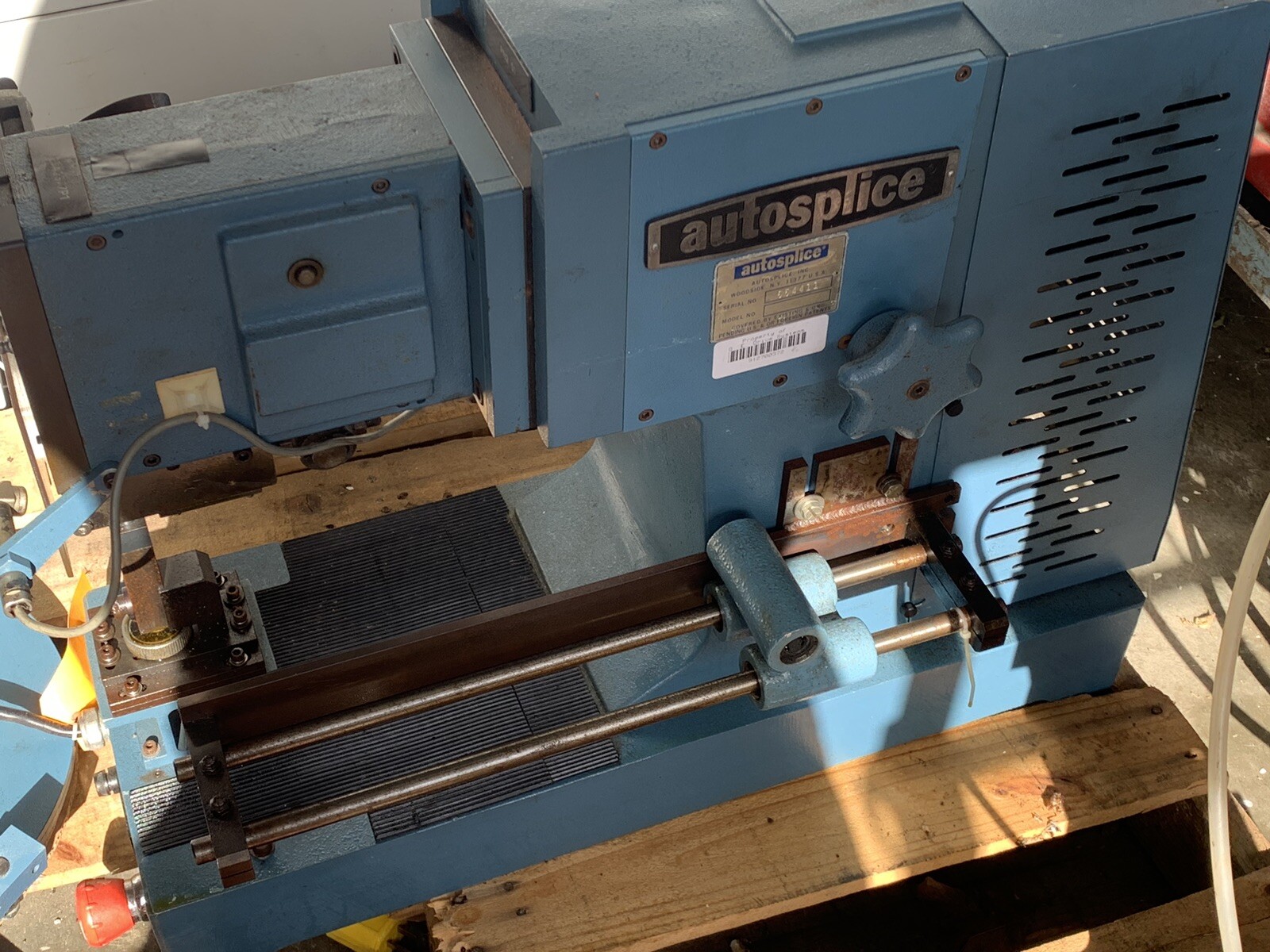 AUTOSPLICE Automatic Reel Fed Terminal Crimper Automated Terminal Machine