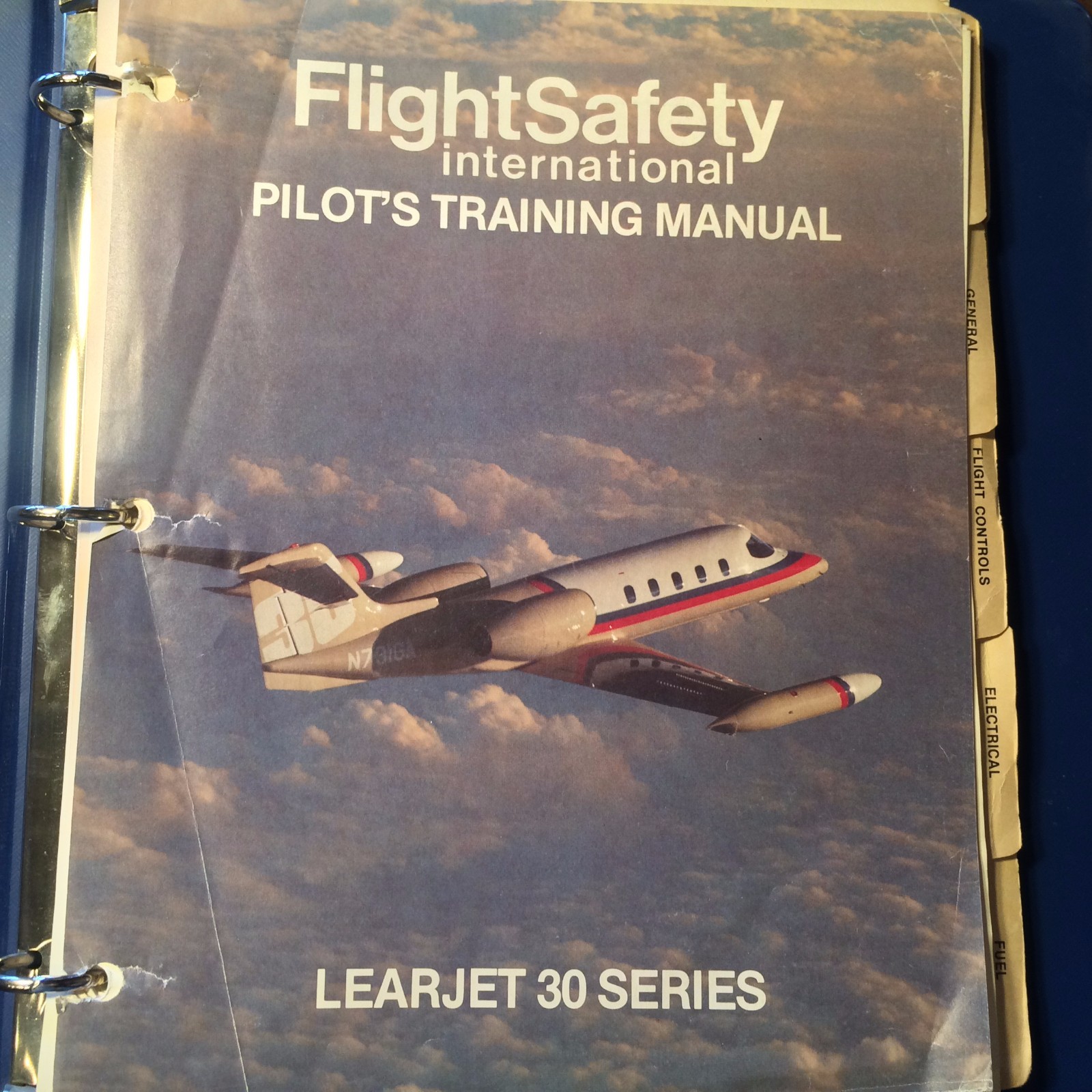 LearJet 30 Series 35, 35A, 36, 36A Pilot Training Manual