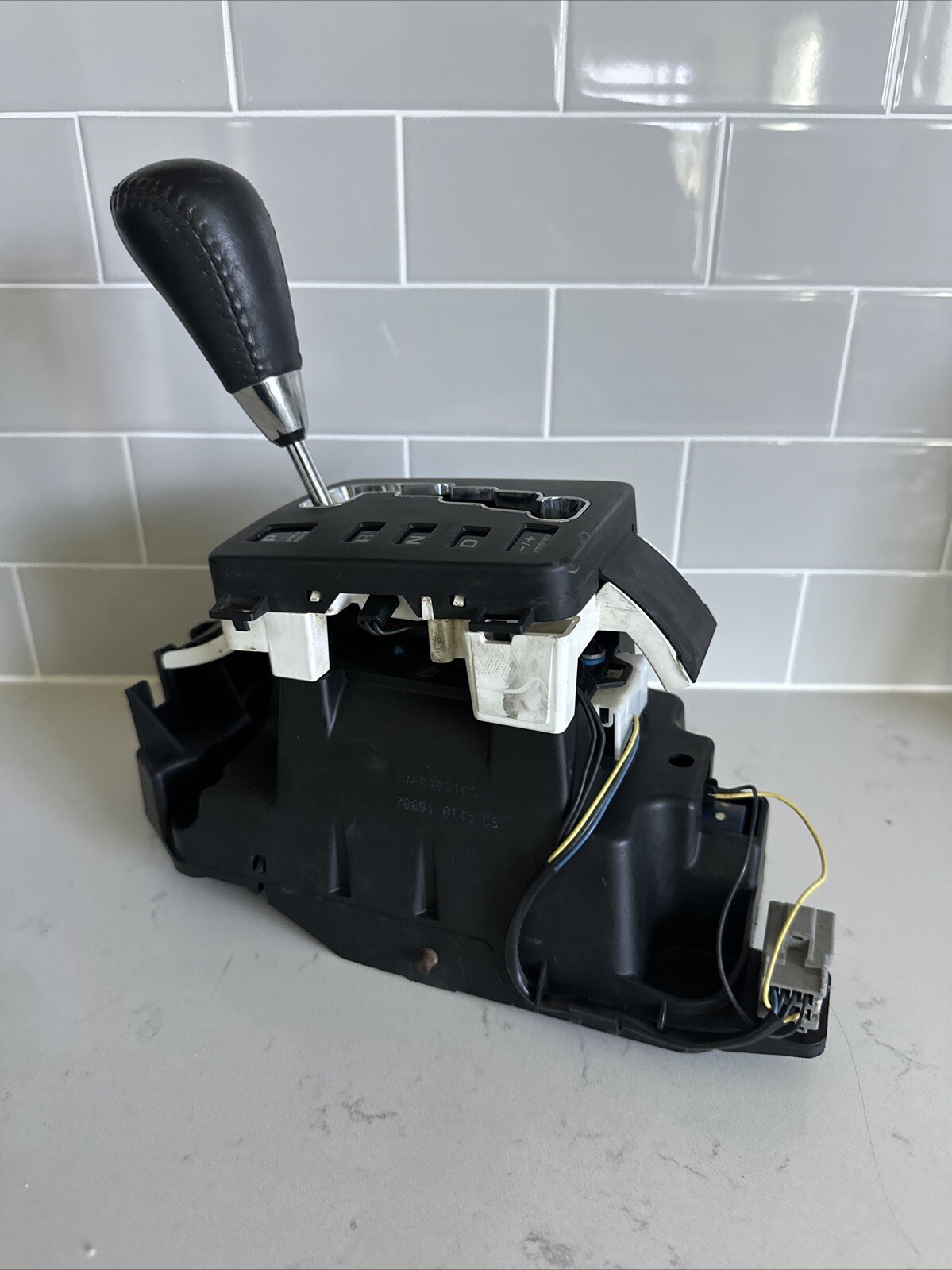 2005 to 2007 Chrysler Pacifica Gear Shifter Assembly Shift