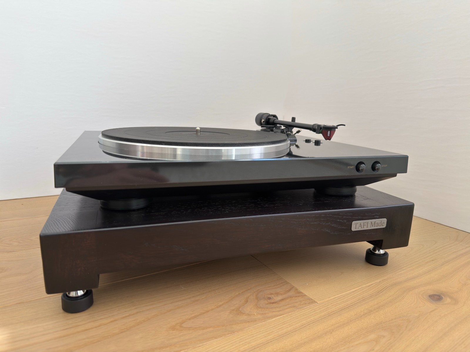 TAFI DENALI Isolation Platform Audio Stand BLACK OAK, 18 x 15 x 2.5"