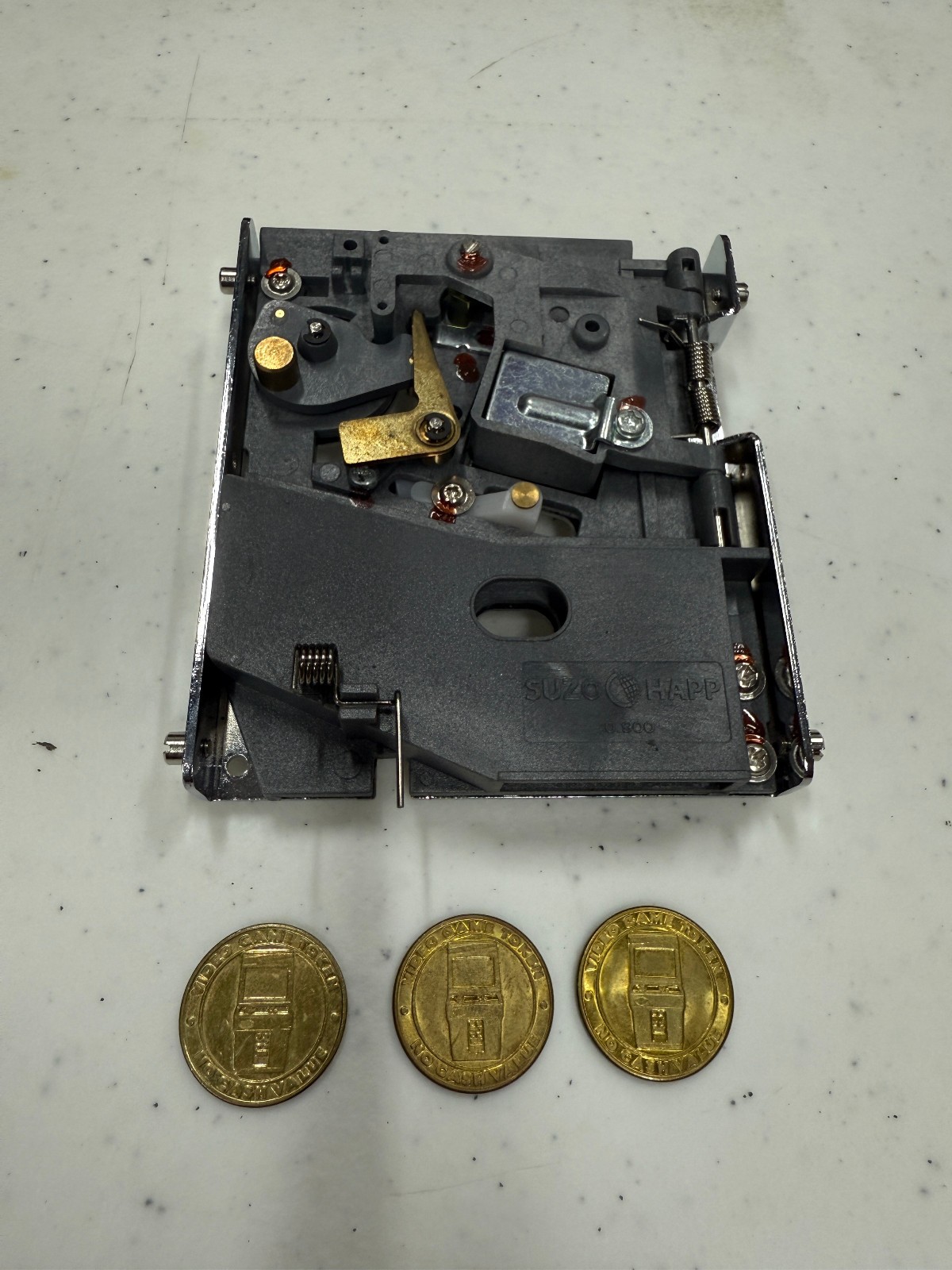 Used SUZO-HAPP .900 Token coin mech - arcade/pinball/redemption games
