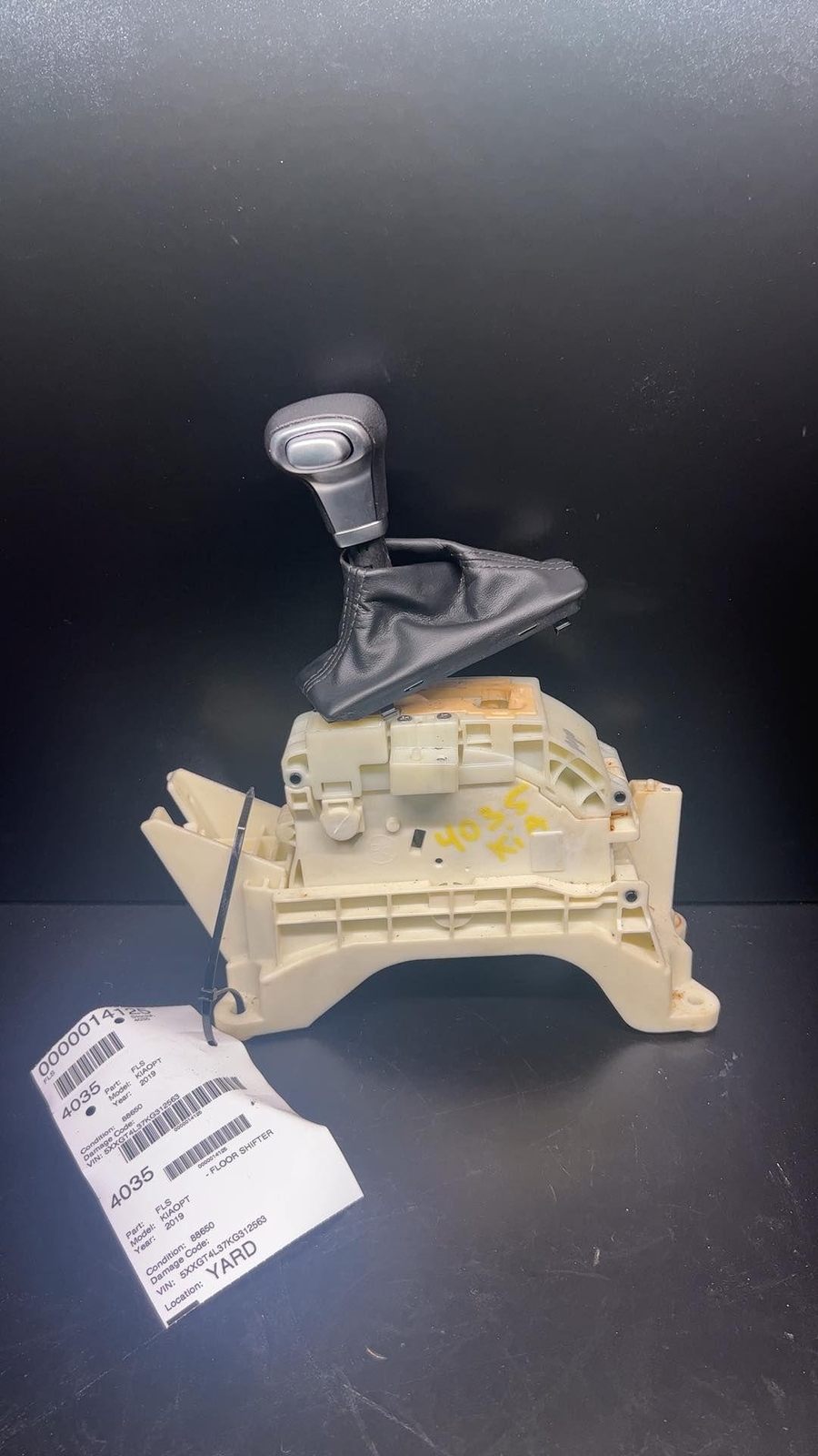 19 KIA OPTIMA Floor Shifter