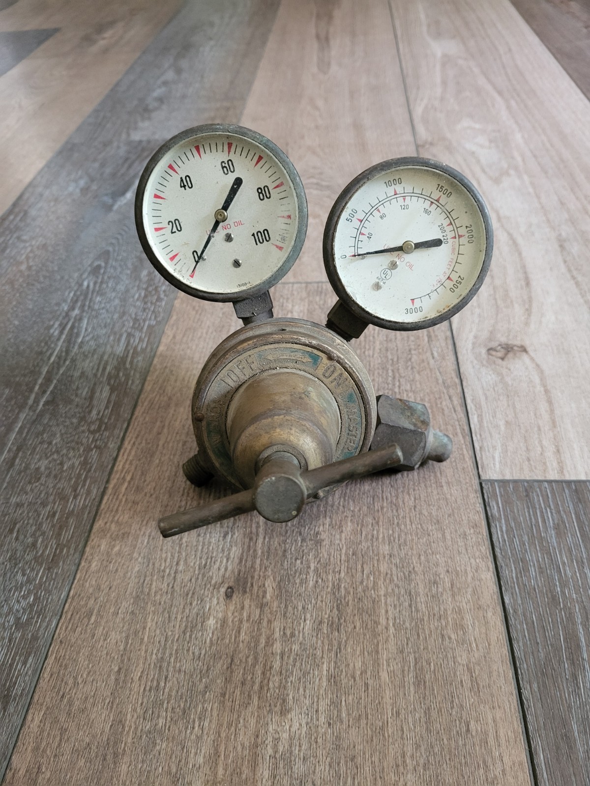 Montgomery Ward Regulator Master with 2 gauges 35HB-13A Good Condition