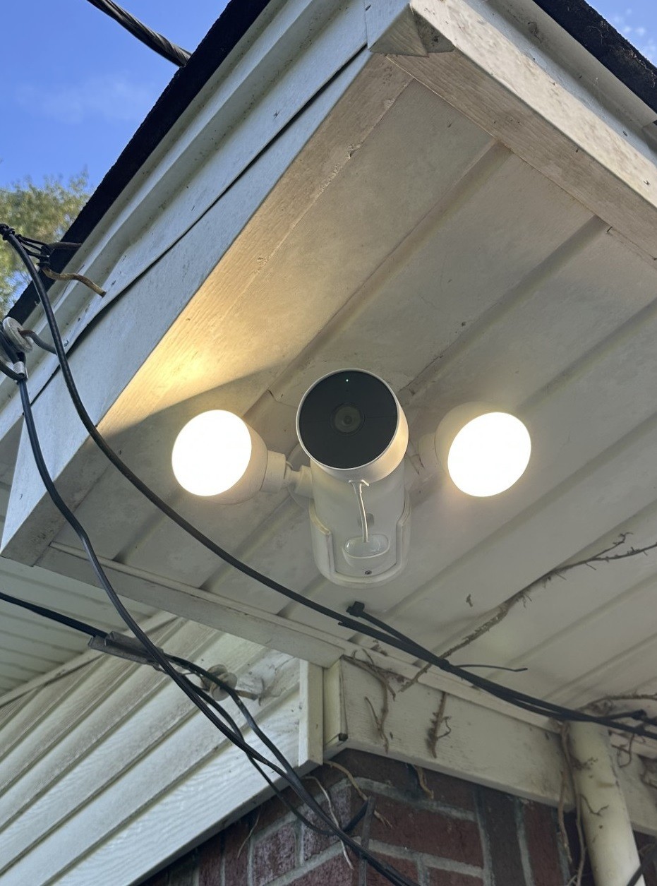 Google Nest Floodlight Mount – 90° Eave / Soffit Bracket – Camera Adapter