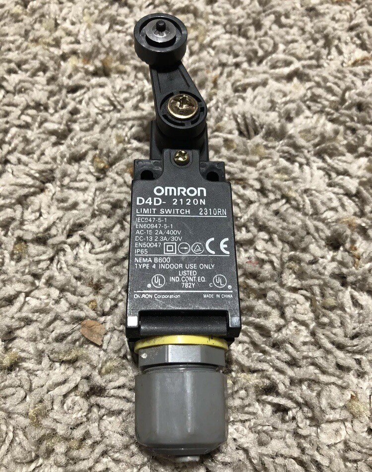 OMRON D4D-2120N Limit Switch