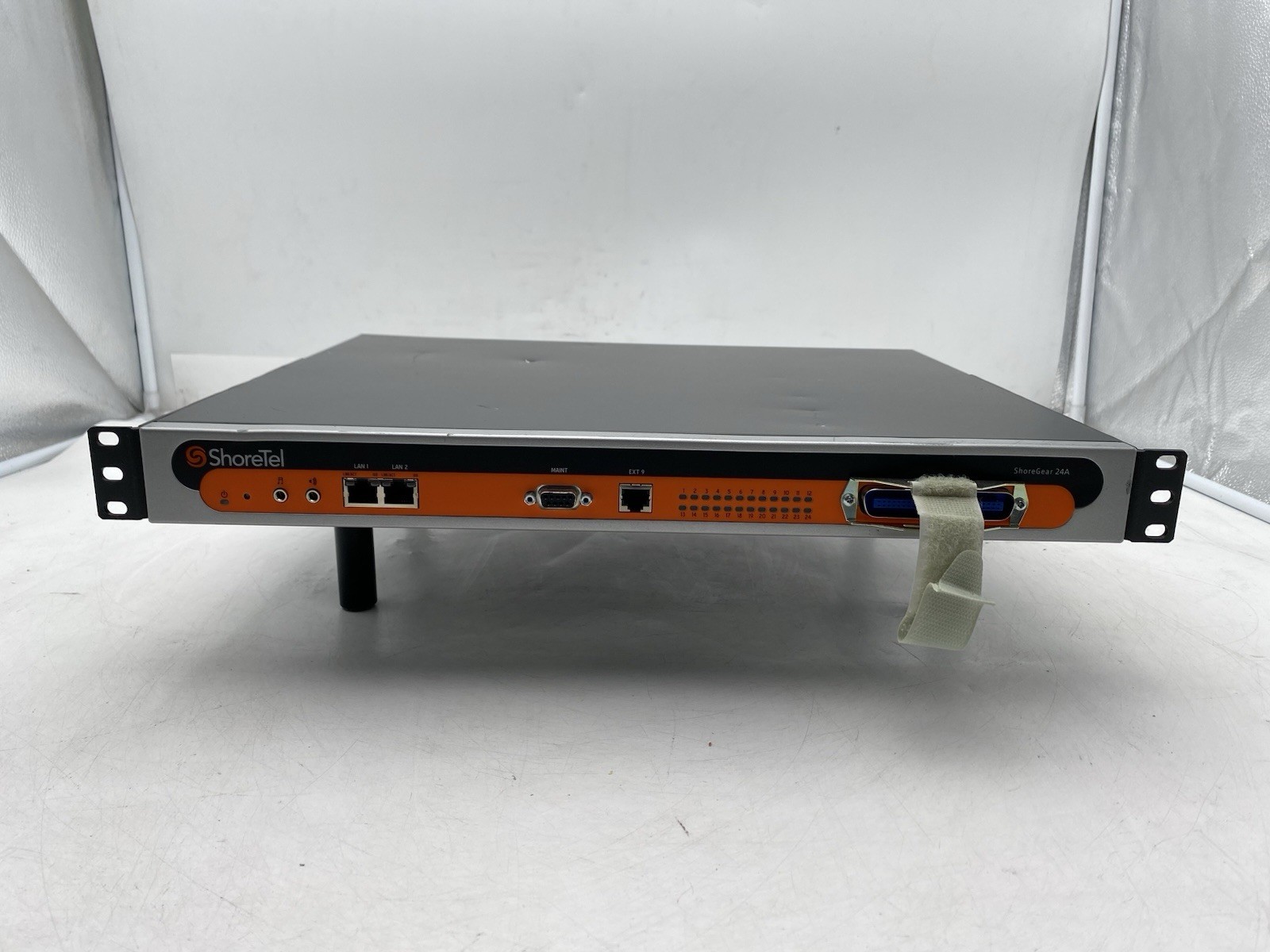 ShoreTel ShoreGear 24A SG-24A Voice Switch 2 Lan Maint Ext Port w/ Rack Ears