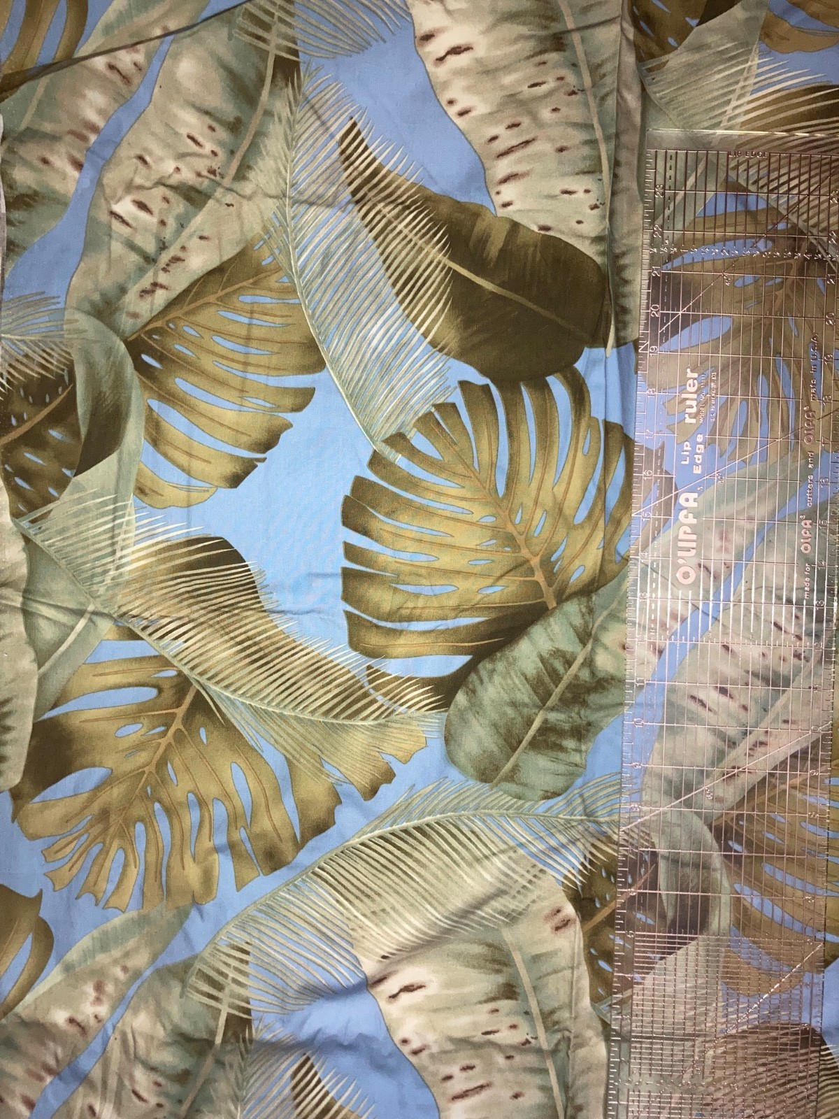 Tropical Leaf  Theme  QUILT SEW FABRIC - 3 YDS 30 inches