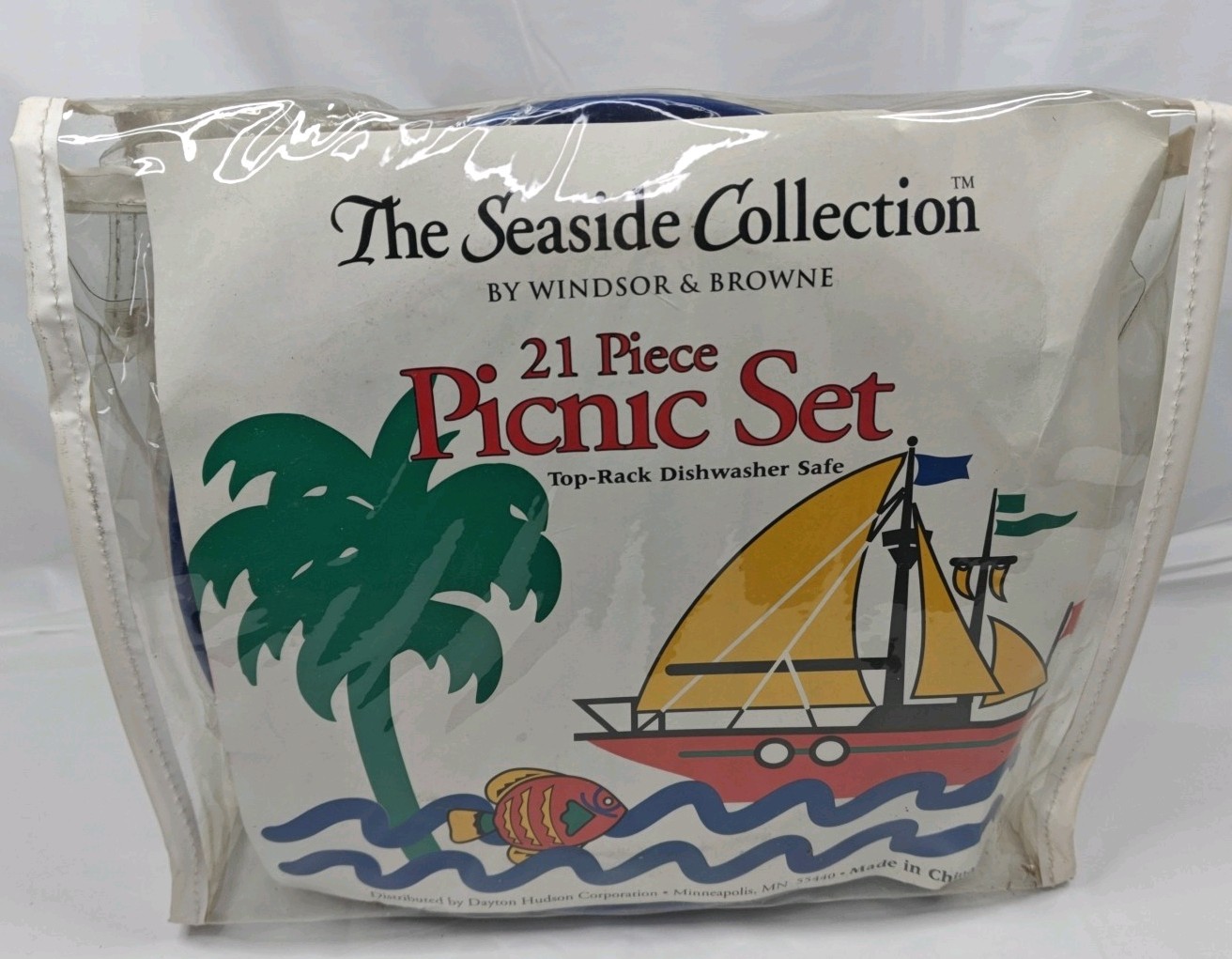 The Seaside Collection by Windsor & Browne 21 Piece Picnic Set Vintage New
