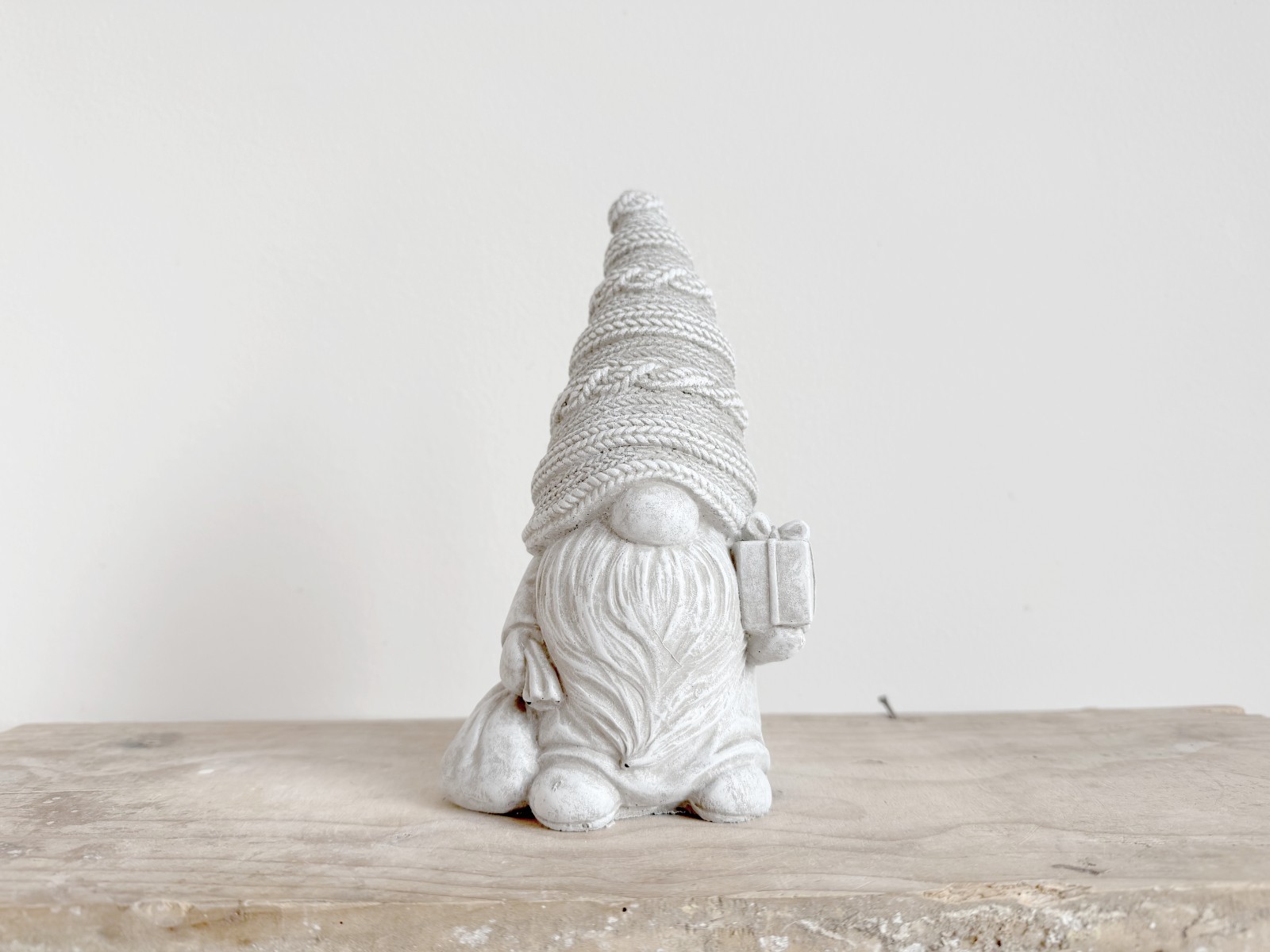Latex Mold – Faceless Gnome with Knitted Hat, Sack & Gift – Version A