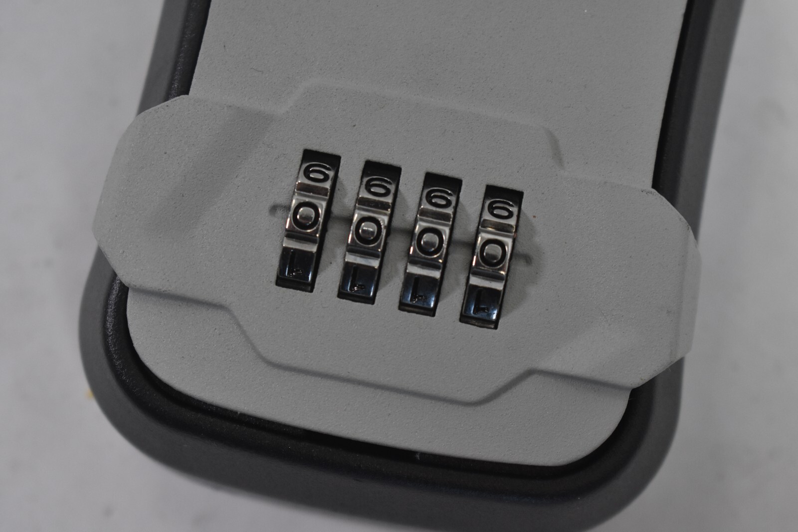 4 Digit Combination Padlock Security Key Storage Box For Door Lock Set