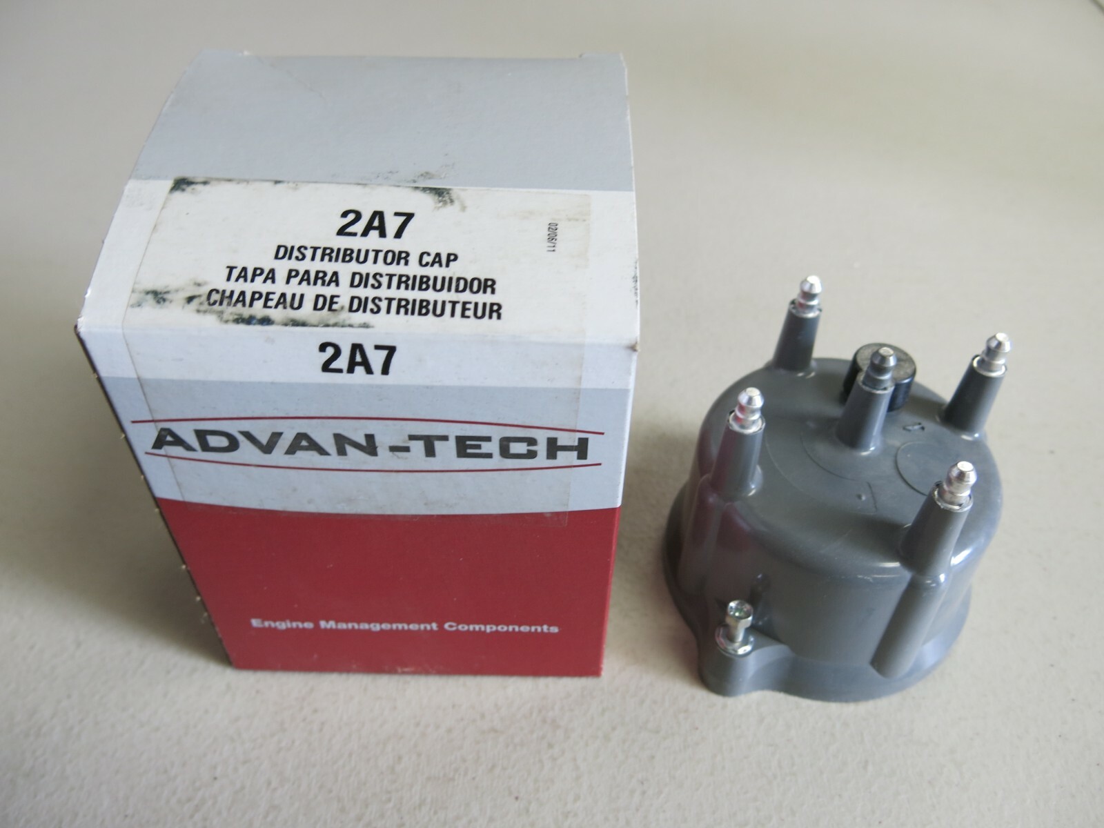 Nos Advan-Tech Distributor Cap (2A7)