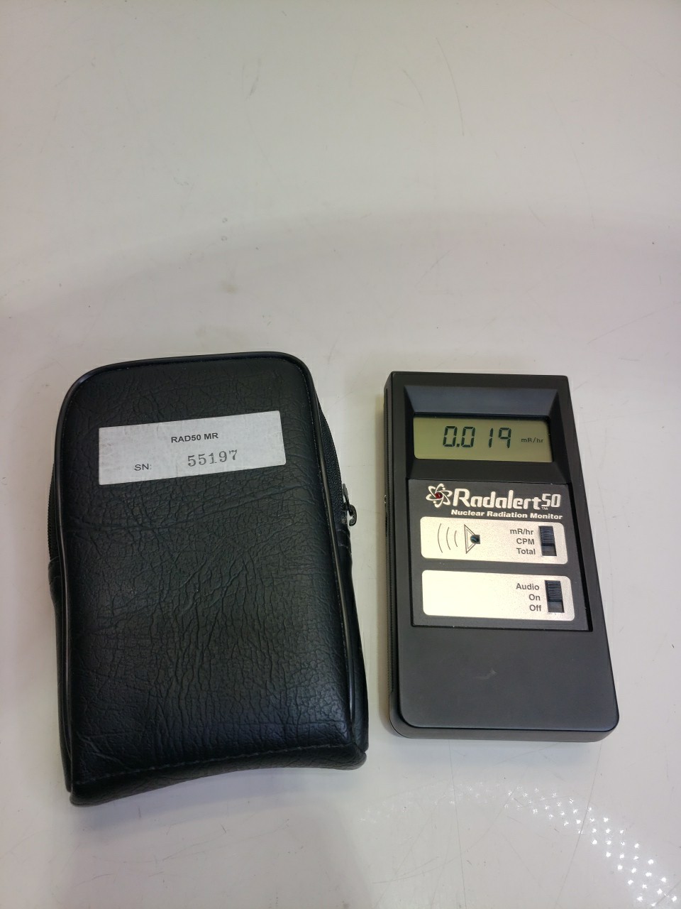 International Medcom Radalert 50 Nuclear Radiation Monitor Geiger Counter Case
