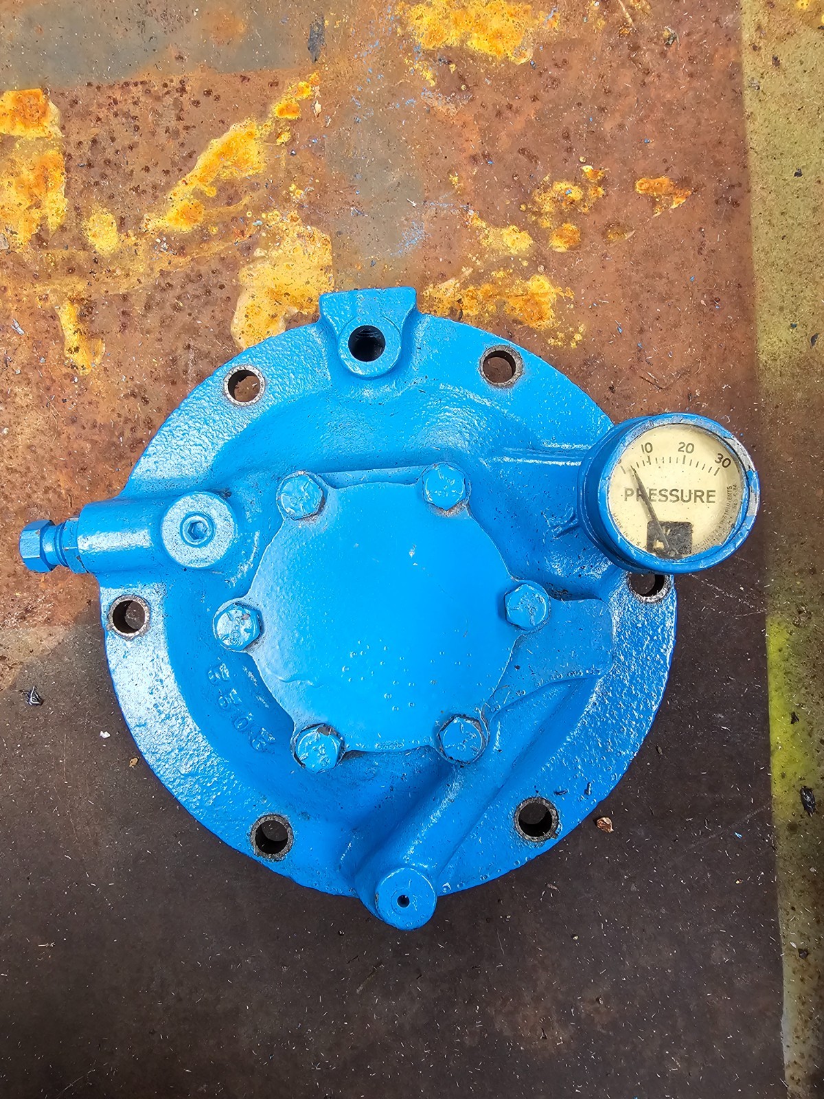 Quincy 325 air compressor oil pump, and bearing carrier assembly.