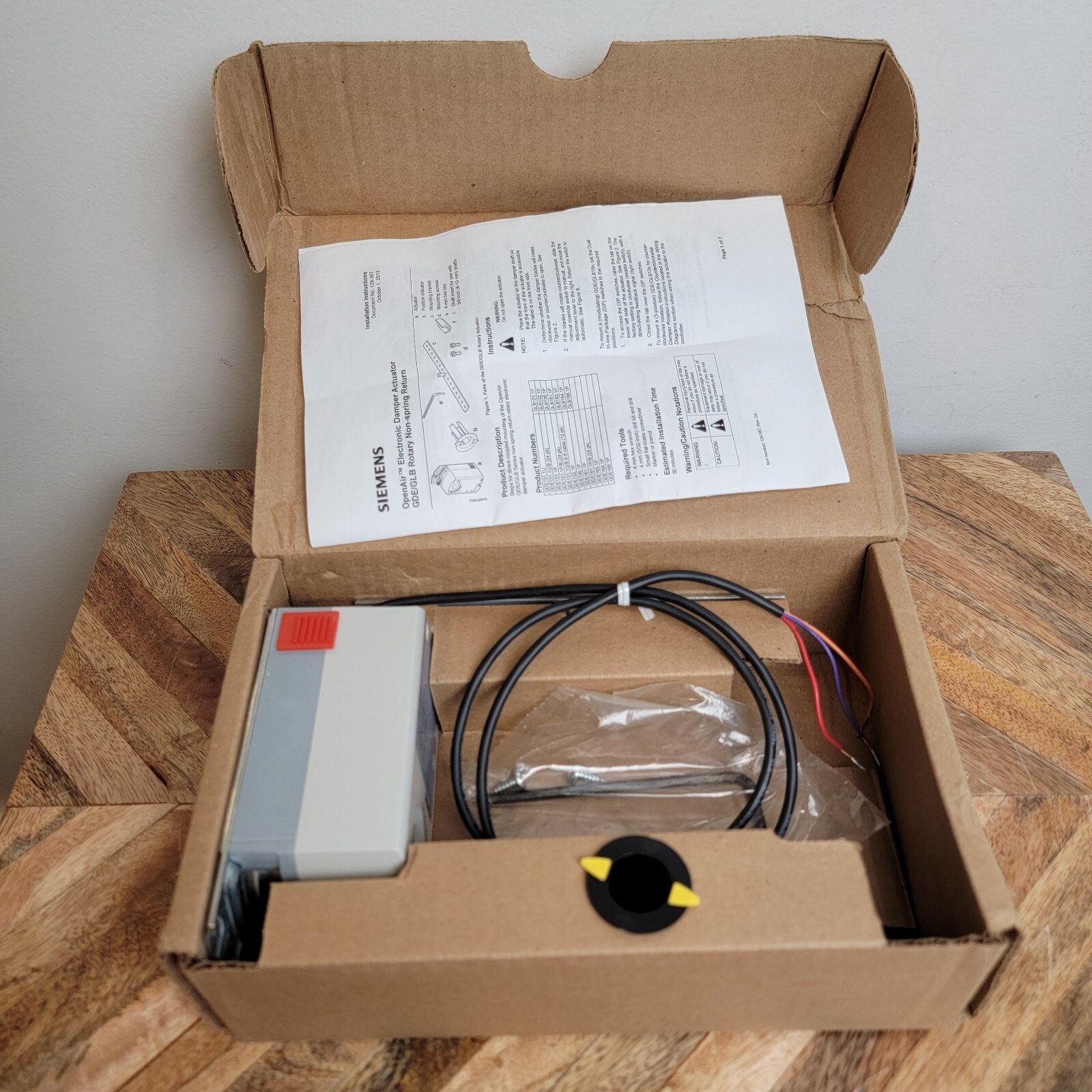 SIEMENS GDE131.1P Open Air Electronic Damper Actuator 44" lb. 3P