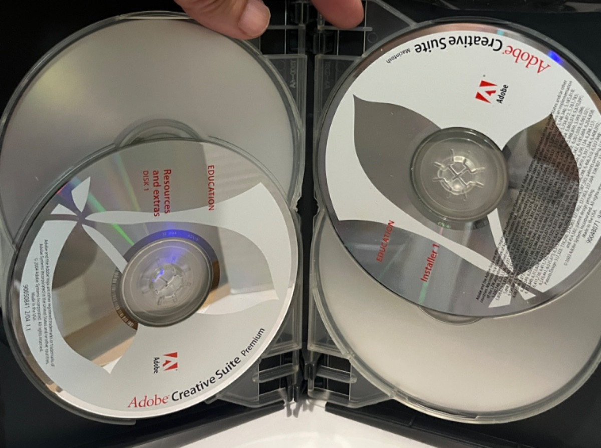 Adobe Creative Suite CS1 Premium Disc Set Complete w/ Case Fast Ship
