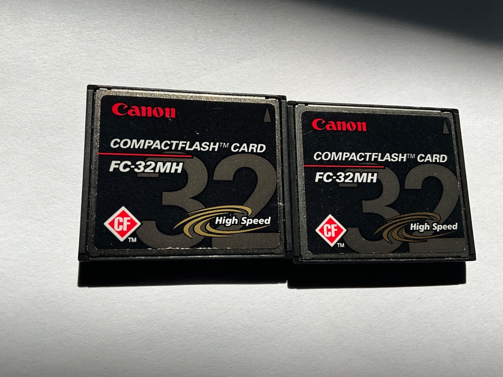 Lot of 2pcs  32MB  Canon Compactflash CF I memory card OLD NIKON CANON CF