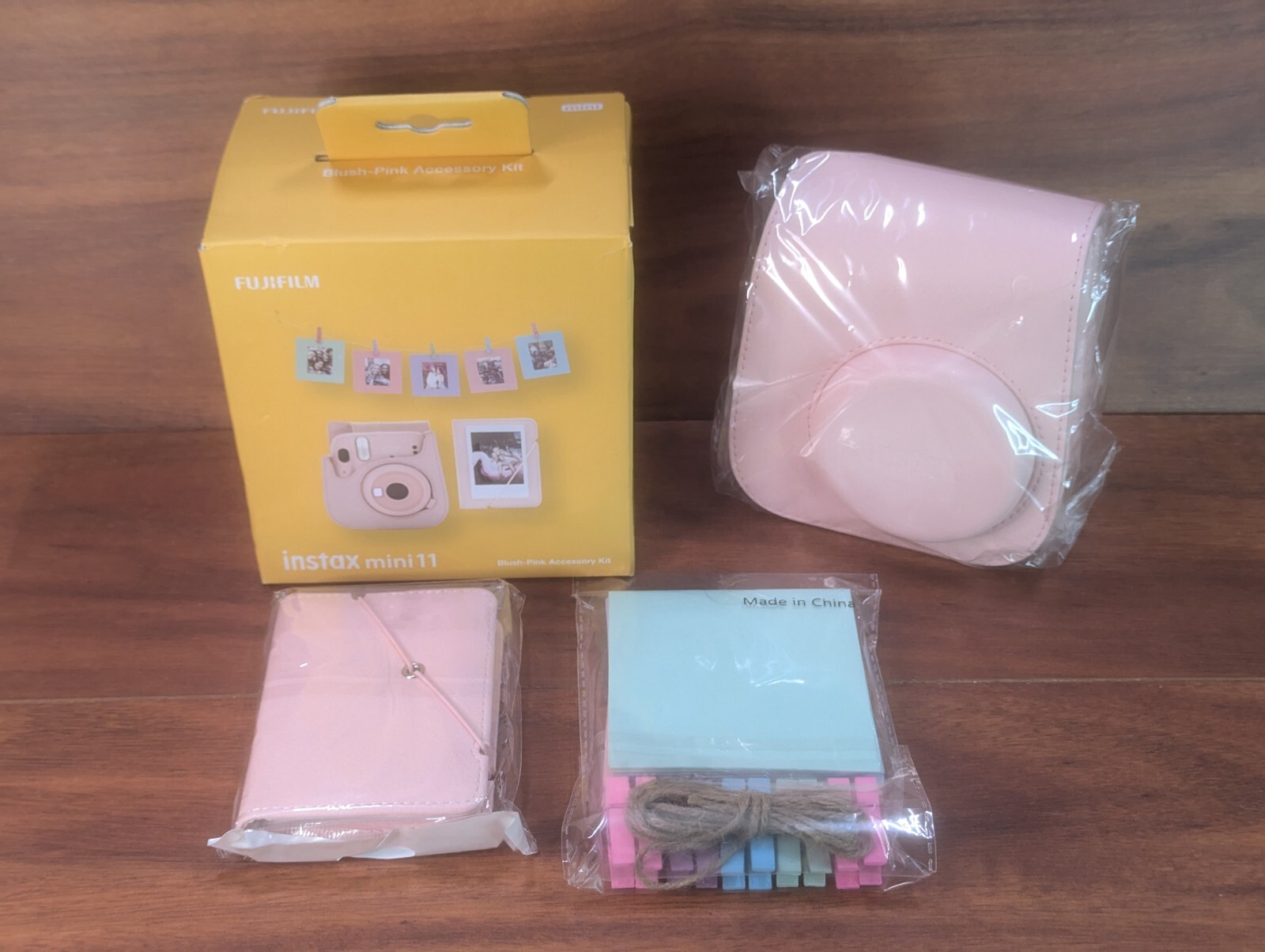 Fujifilm Instax Mini 11 Blush Pink Accessory Kit New In Open Box