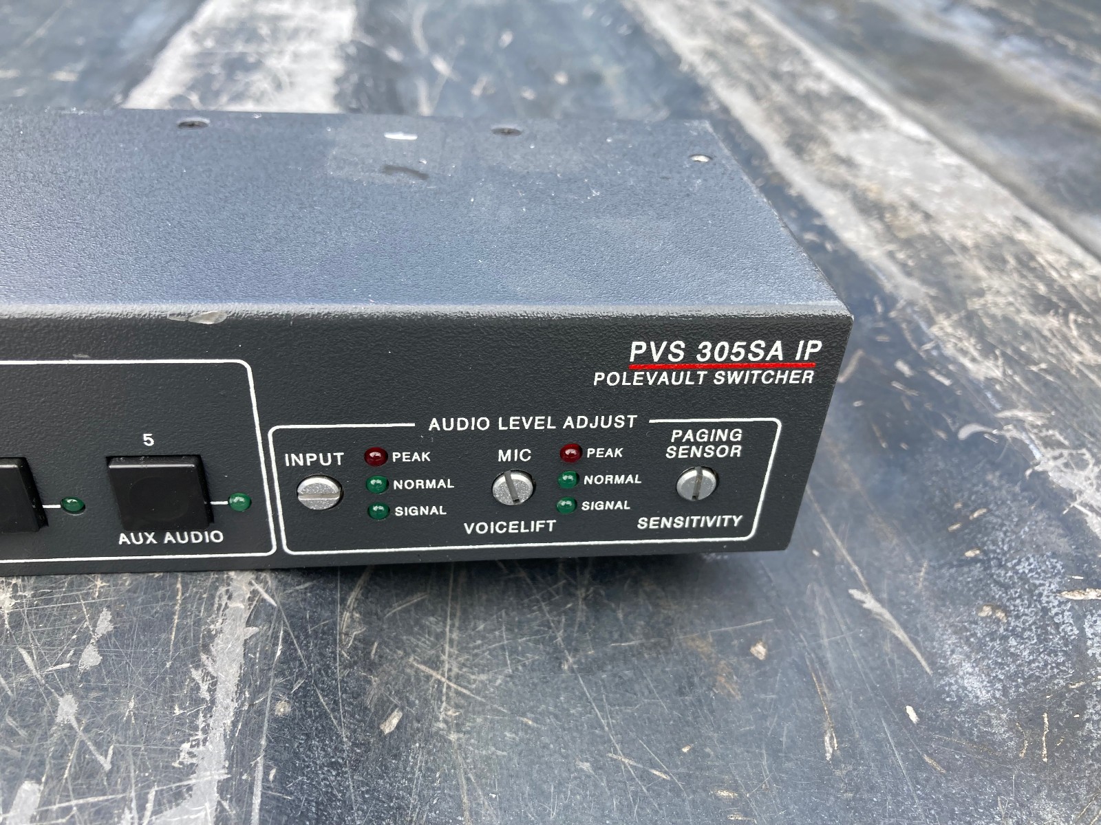 Extron PVS 305SA Polevault Switcher