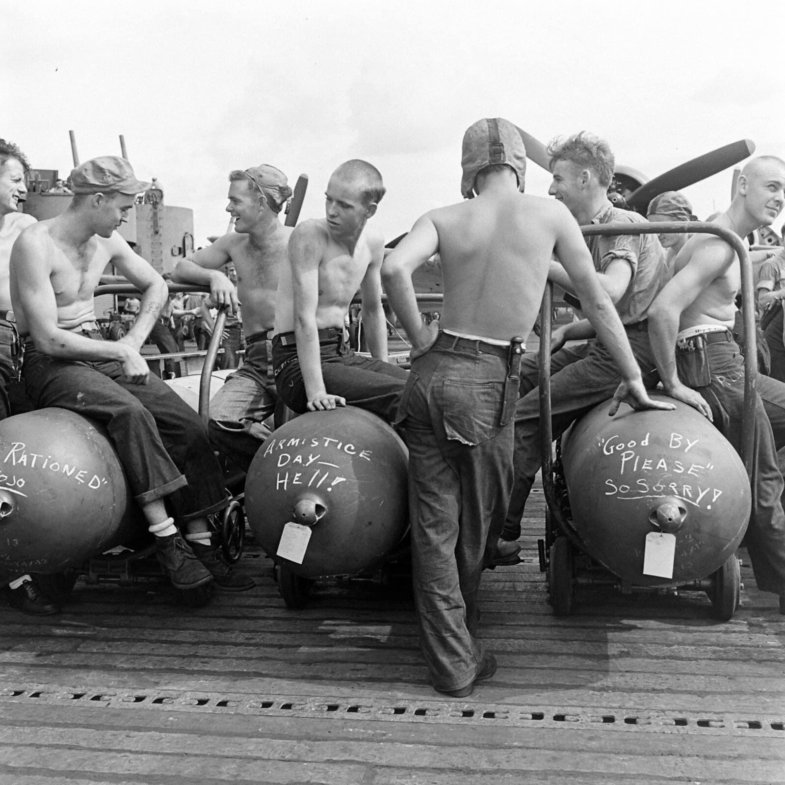 WW2 WWII Photo World War Two / USS Essex CV-9 Flight Deck Photo Tarawa US Navy