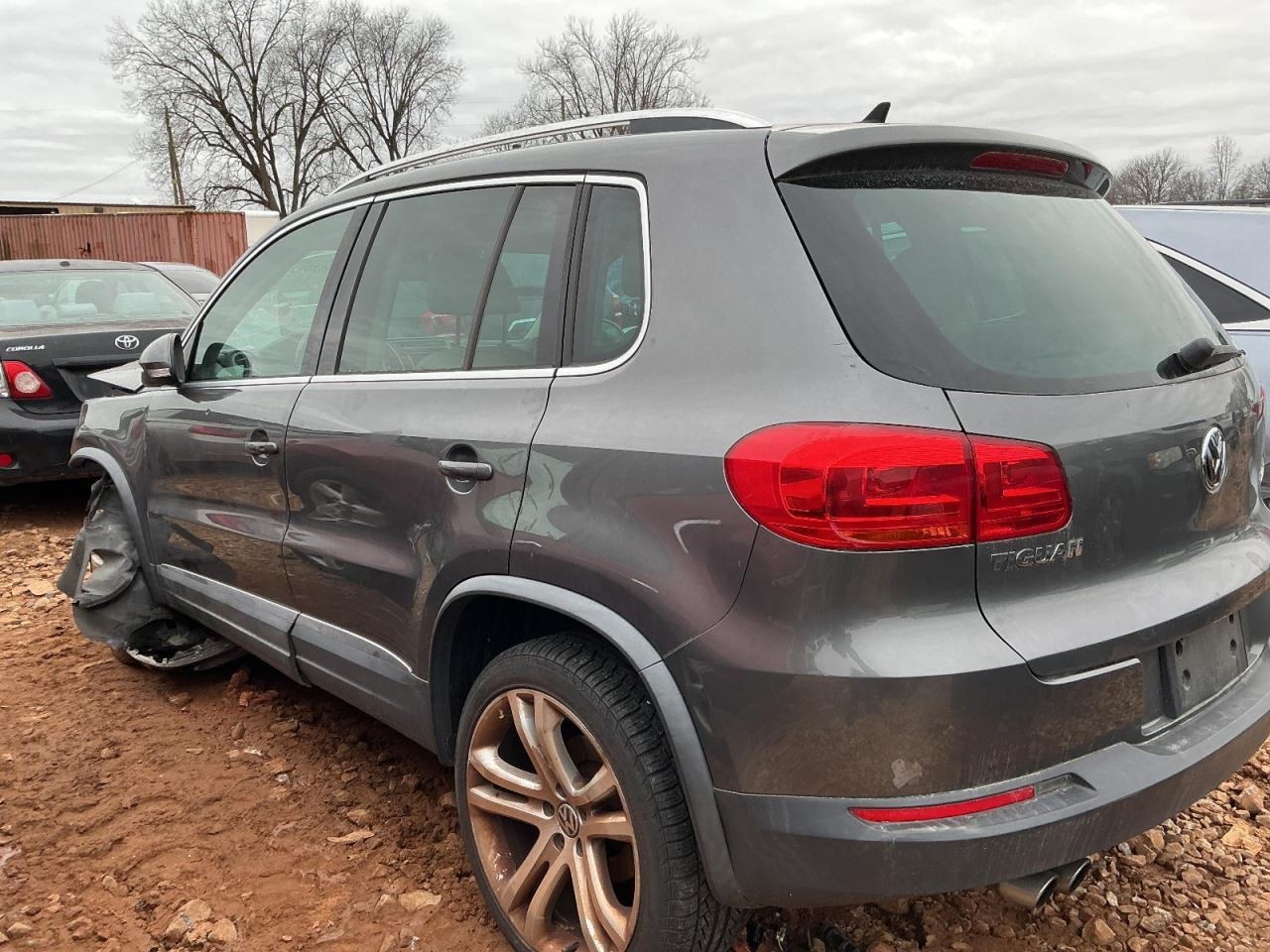 TIGUAN 2012 Glove Box 4909107
