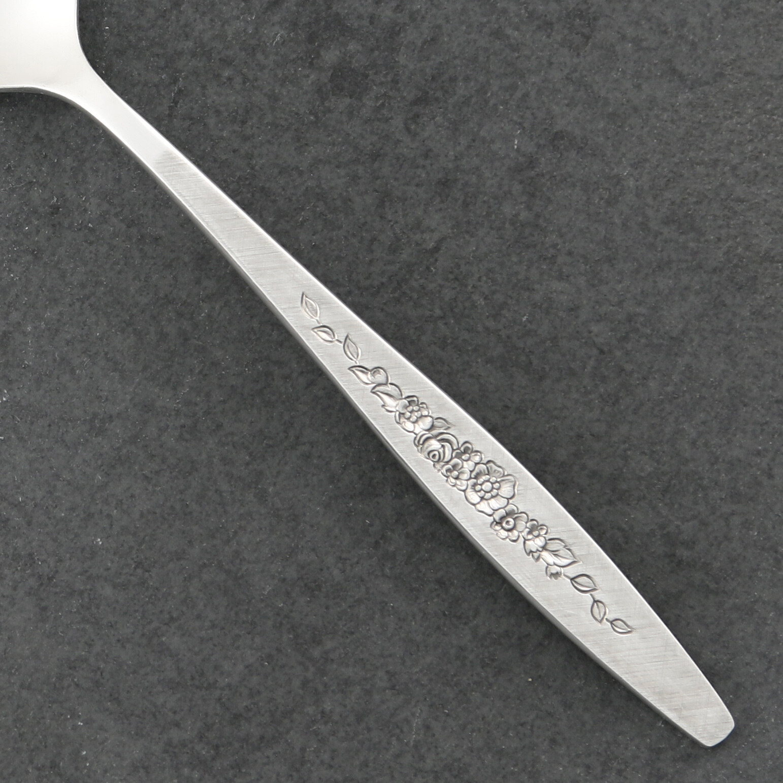International LAUREL MIST Silver Plate Deep Silver Silverware CHOICE Flatware