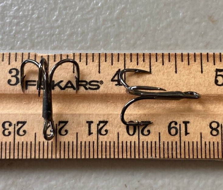 40 Eagle Claw 374M Size 6 Black Nickel 2X strong Treble Hooks curved point