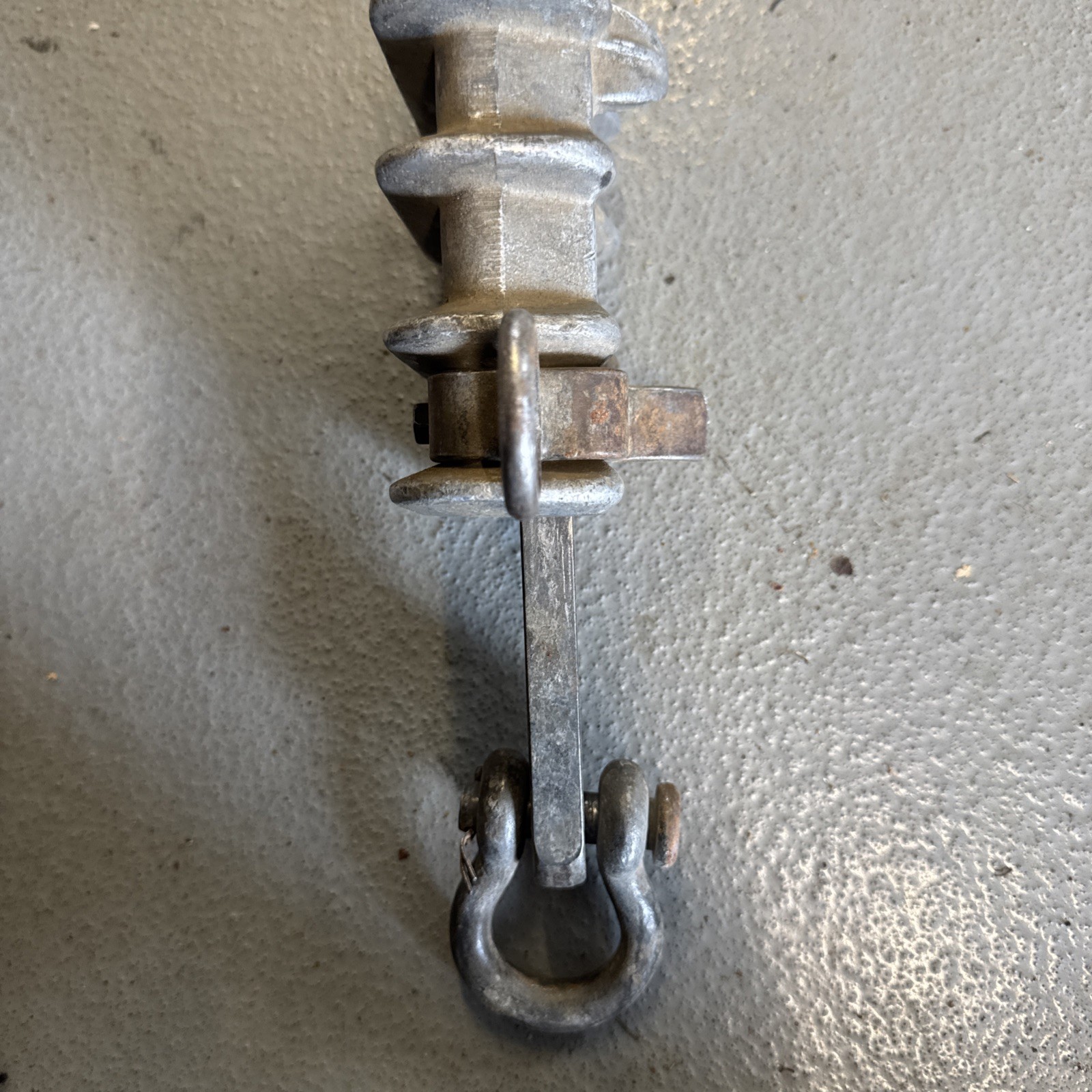 I lineman wire grips Kearney