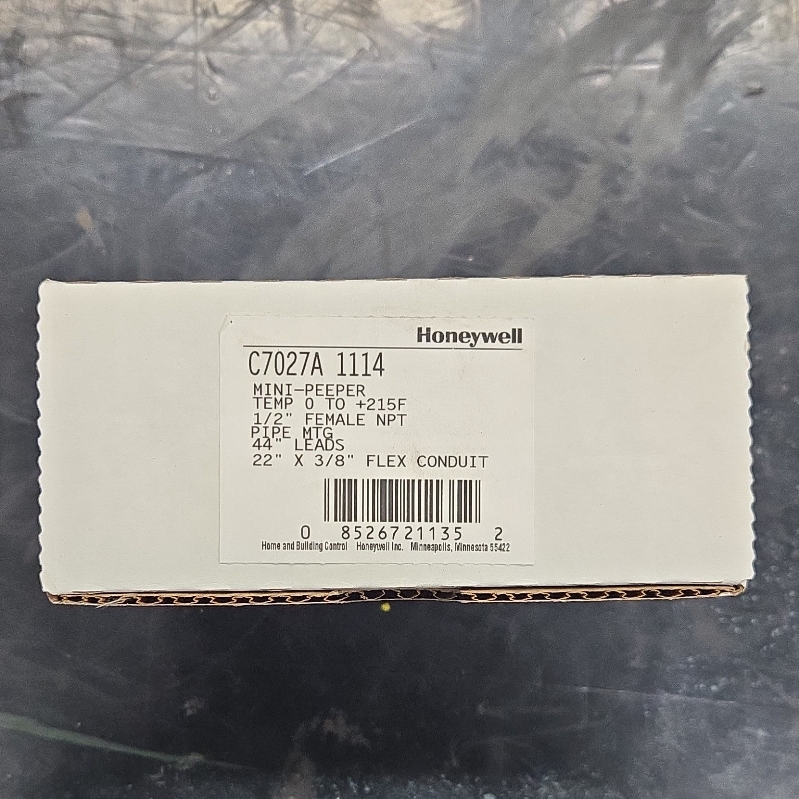 Honeywell C7027A 1114 UV Flame Sensor 1/2 in Female NPT Purple