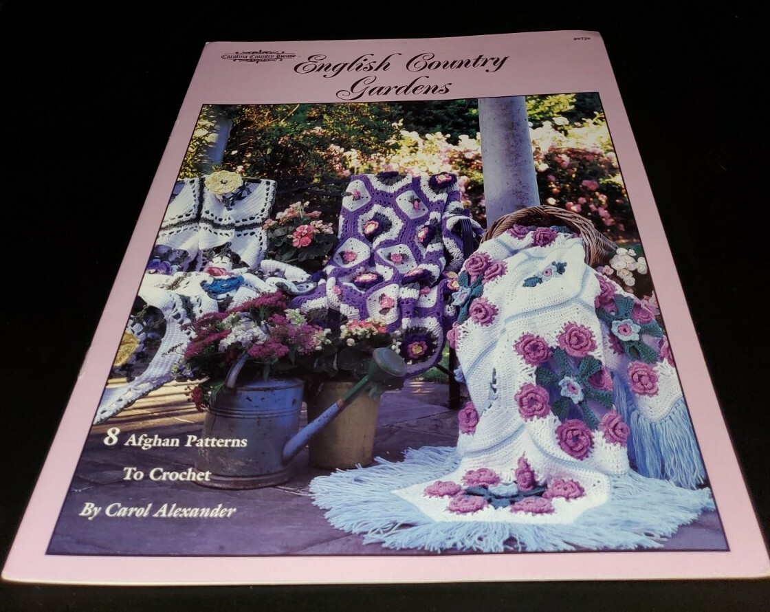 BR19 CAROLINA COUNTRY HOUSE 1997, ENGLISH COUNTRY GARDENS - 8 CROCHET AFGHANS