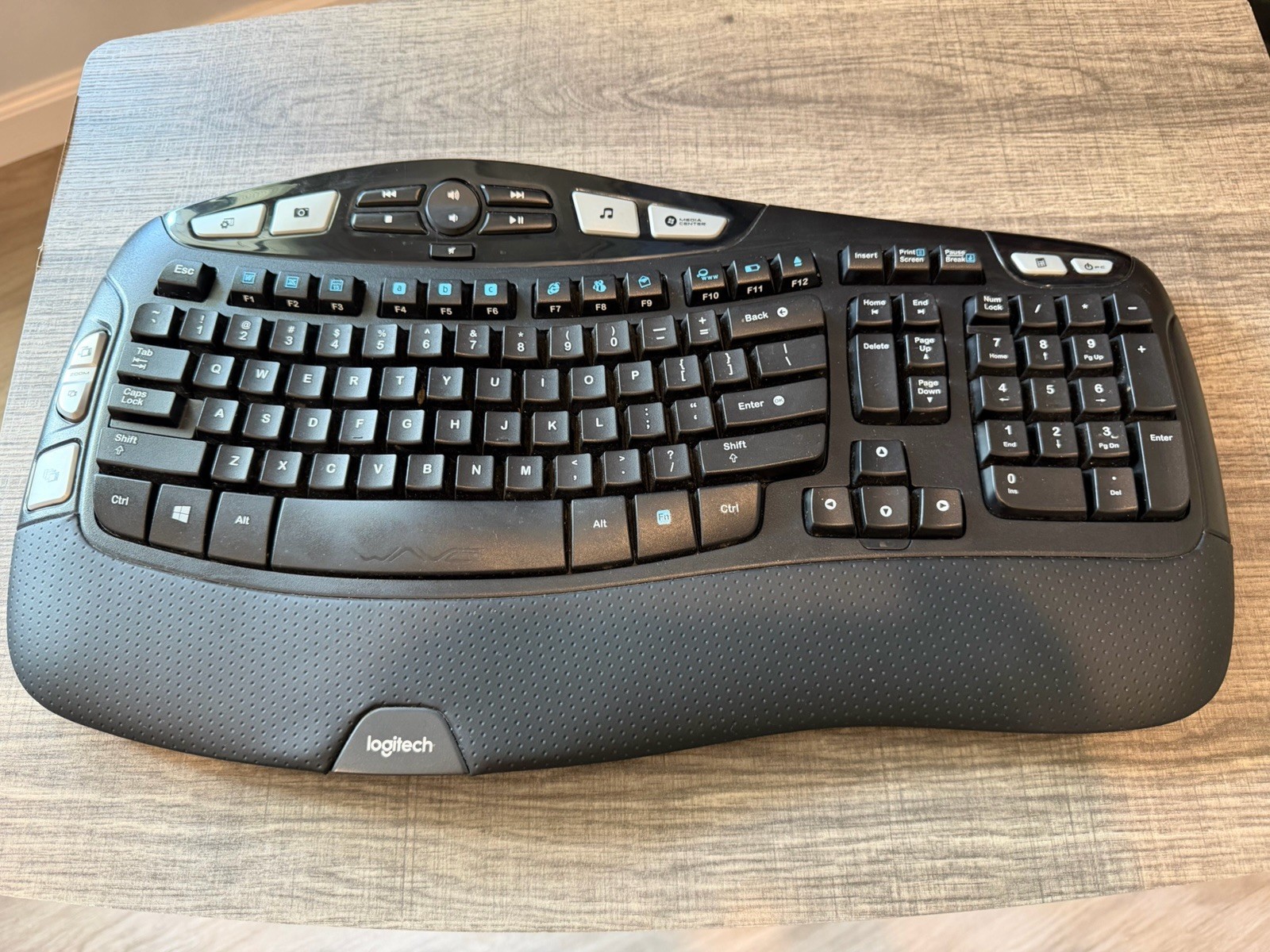 Logitech K350 Wireless Ergonomic Keyboard Black QWERTY Multimedia Keys No Dongle