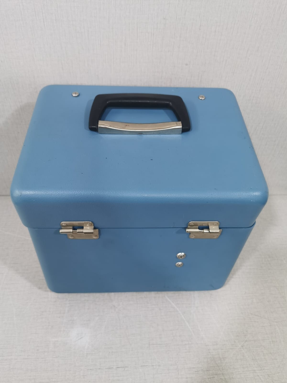 OMEGA Model: CL122 Calibration Cool/Heat Source