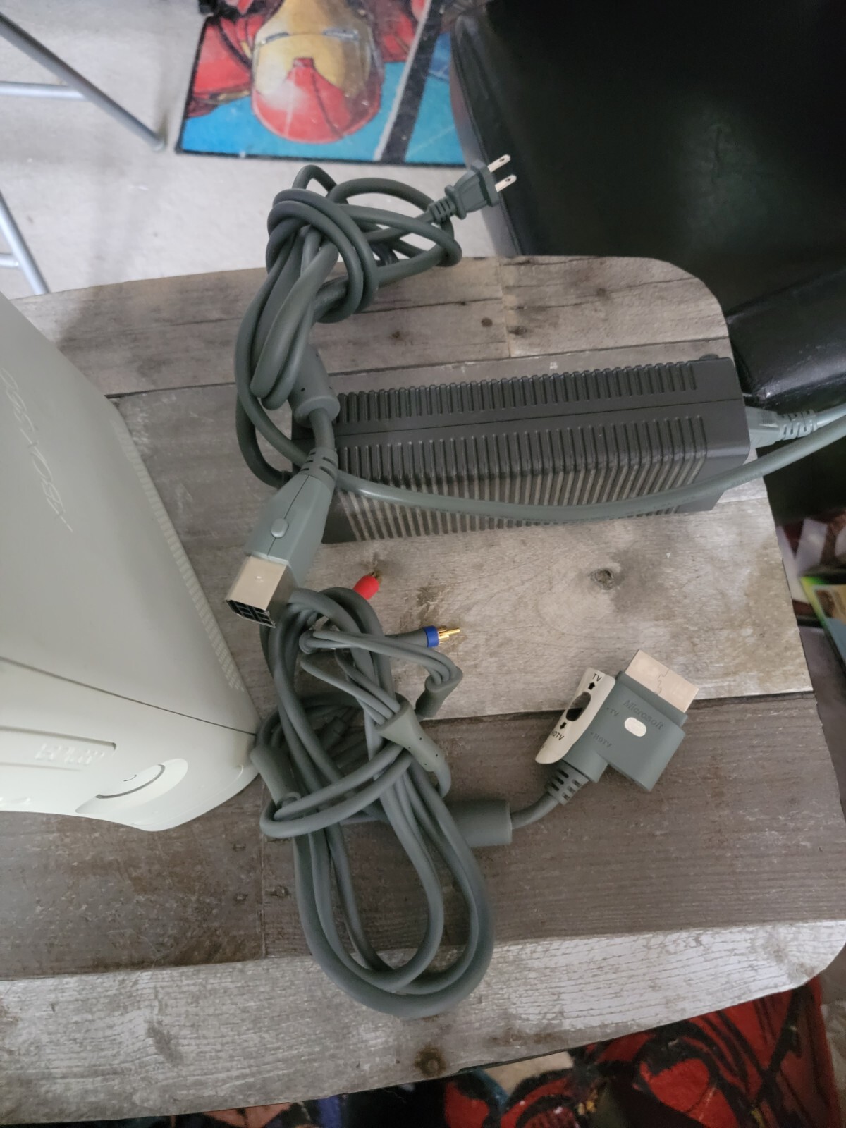 Xbox 360 Console White System with 2 Controllers 1 wired 1 wireles, Cables, Plug
