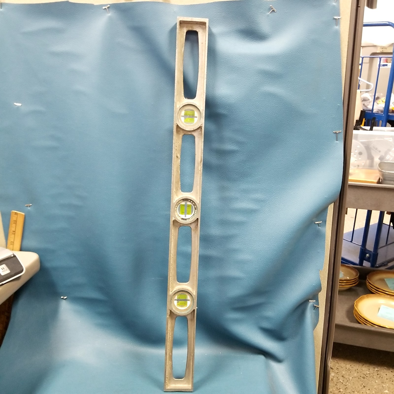 Vintage Columbian Cleveland OH USA 28" Long Metal Line Level