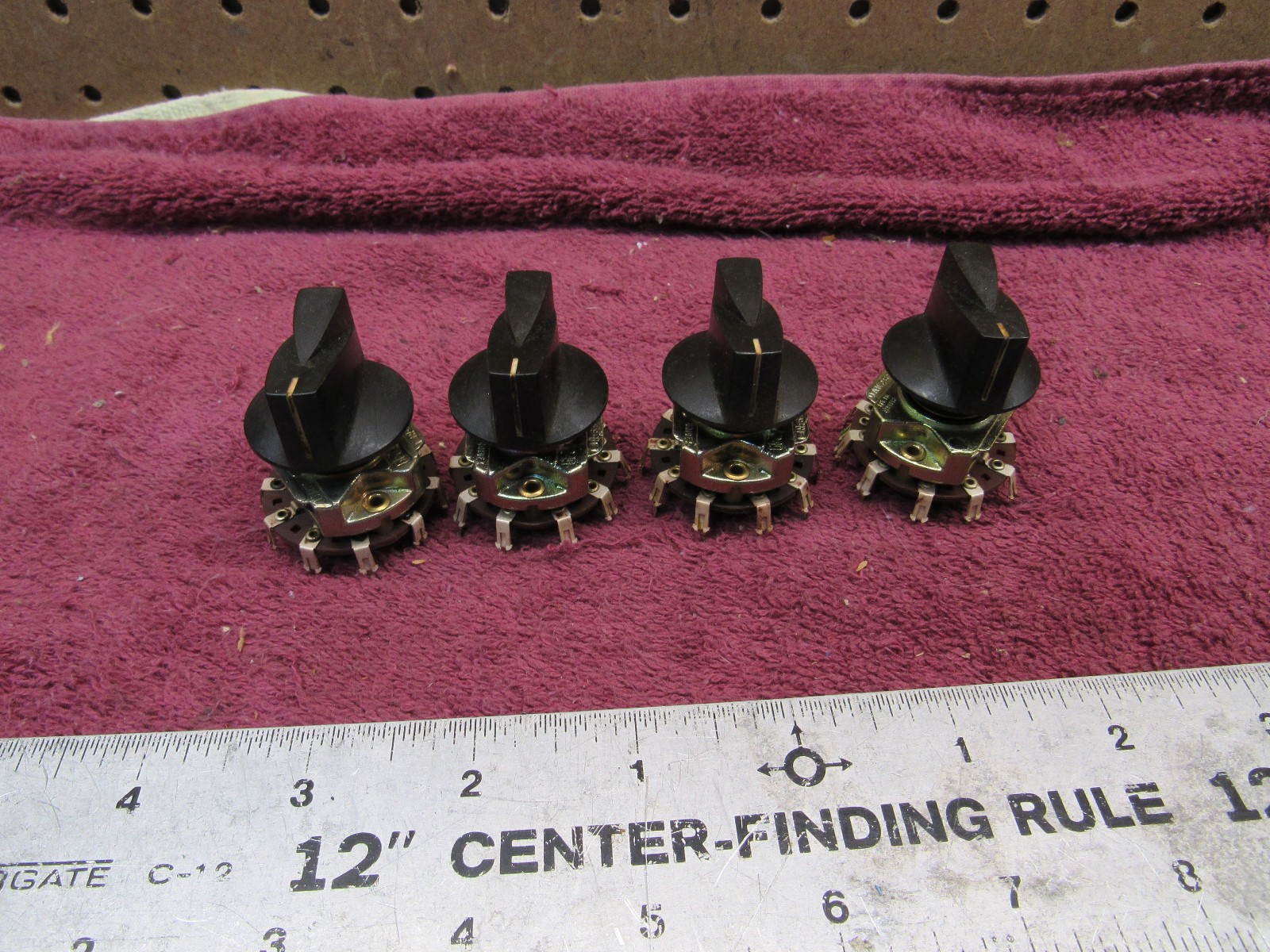 (4) OAK INDUSTRIES - 269789-BF1 Wafer Rotary Switch 1 Pole 10 Position + Knobs