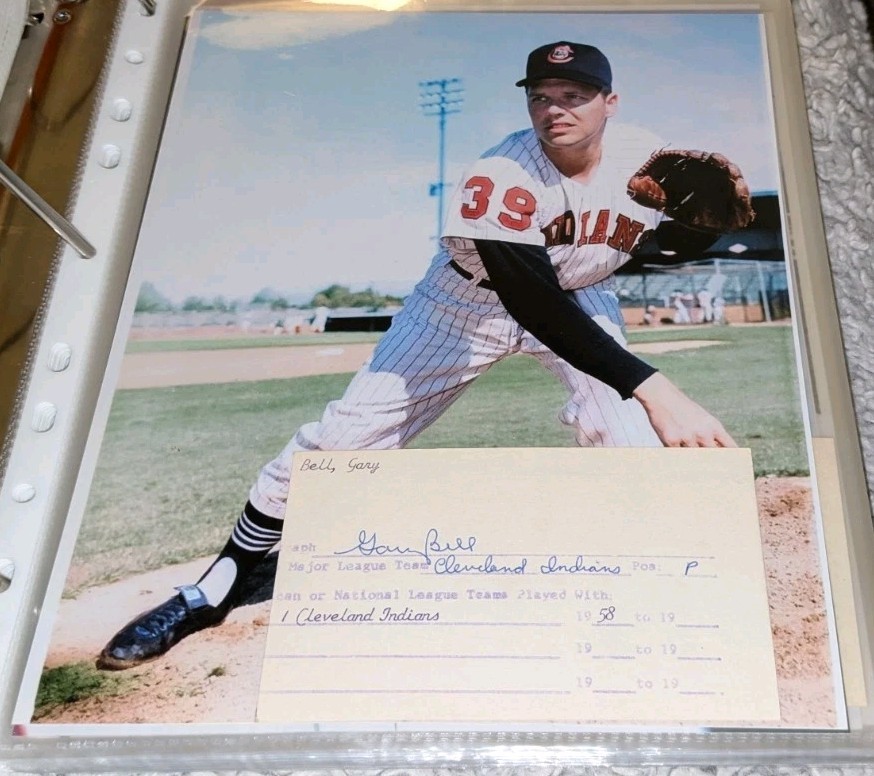 Gary Bell Cleveland Indians Signed Cut With 8x10 Photo W/Our COA