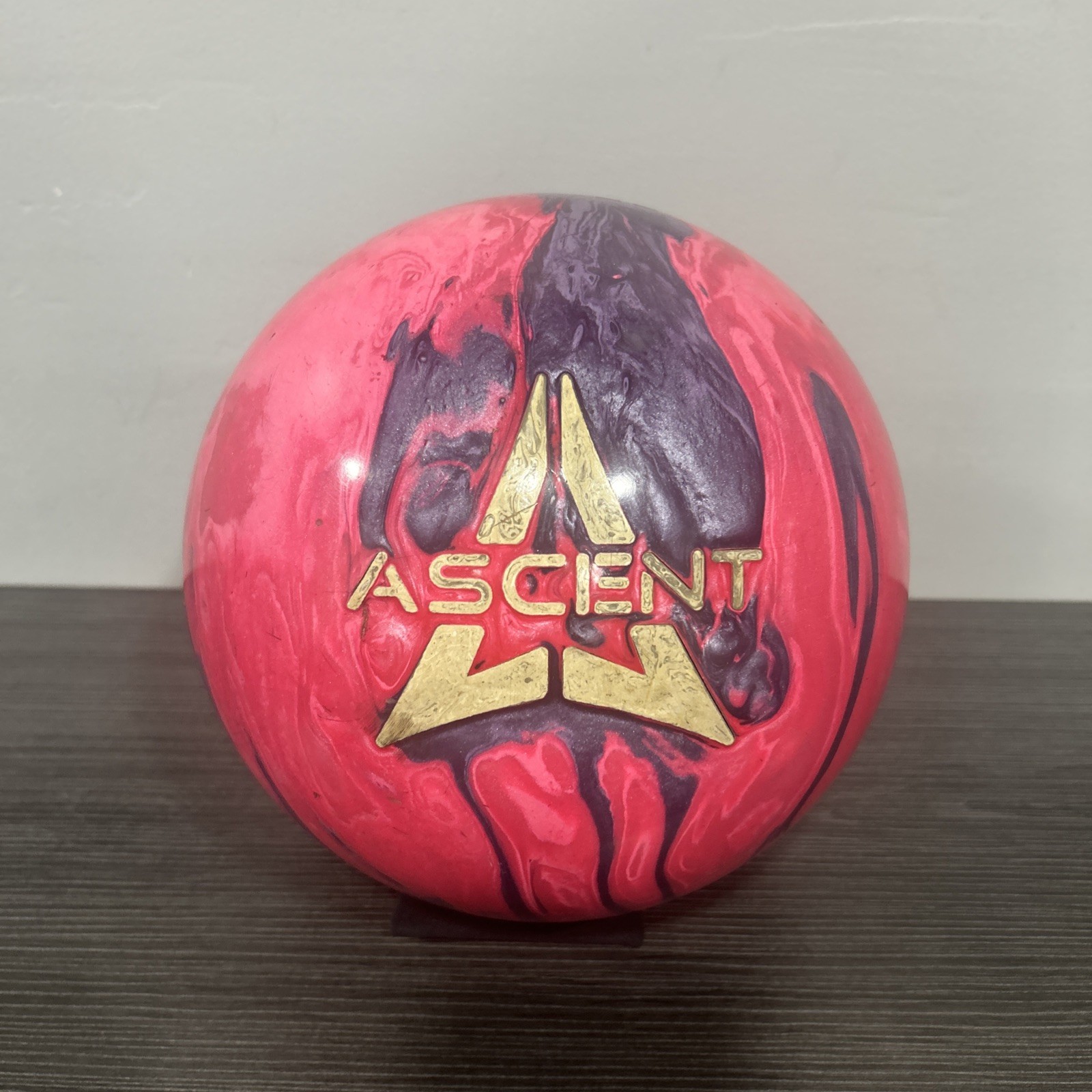 MOTIV Ascent Pink/Purple Pearl Bowling Ball 15 Lbs USA DRILLED Once