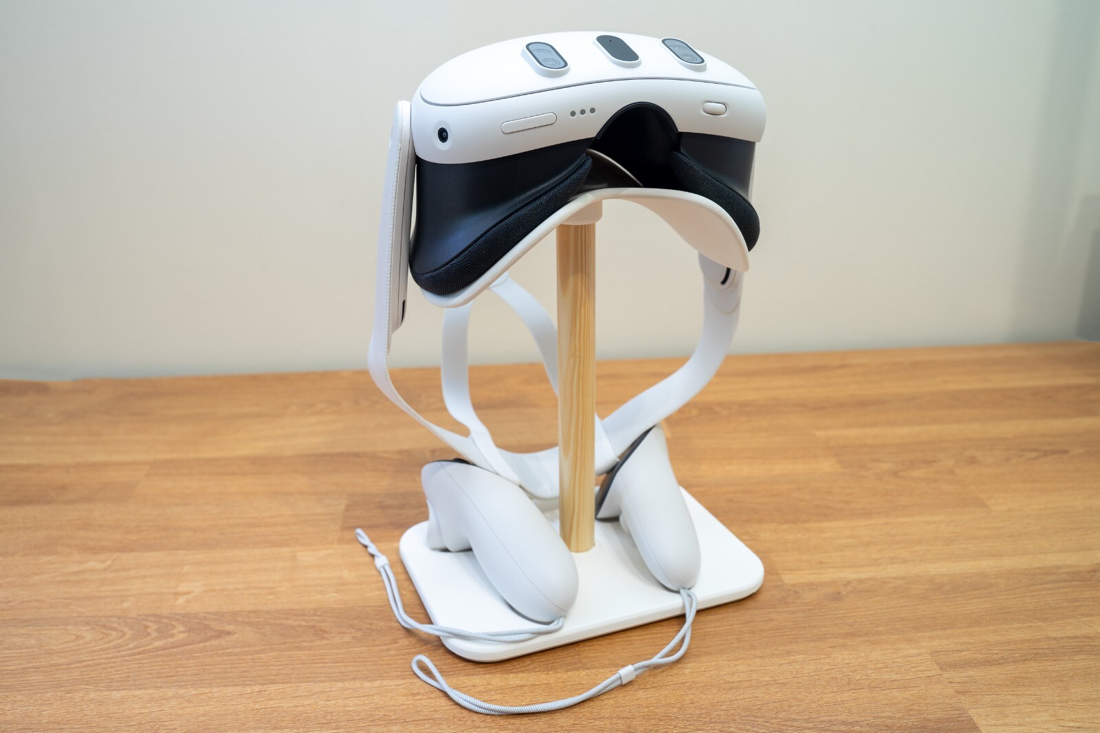 Stand for Quest 3 VR Headset | Meta Quest 3 compatible Display Dock