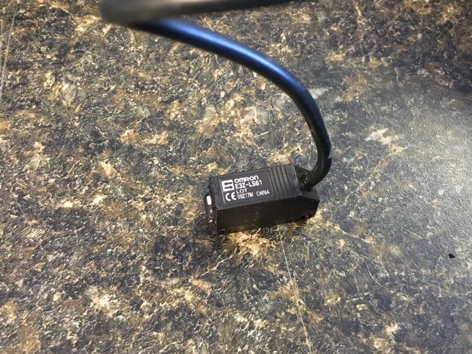 Omron E3Z-LS61 Rectangular Diffuse Photoelectric Sensor (KB)