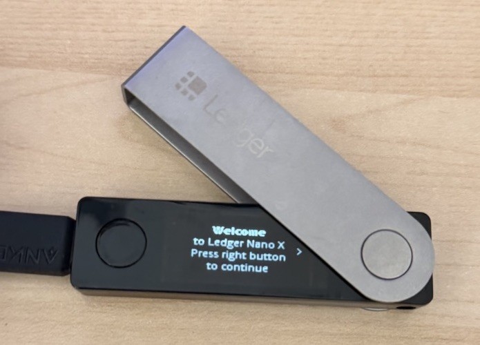 Ledger Nano X Crypto Hardware Wallet Signer Secure Bluetooth Bitcoin Used *READ*