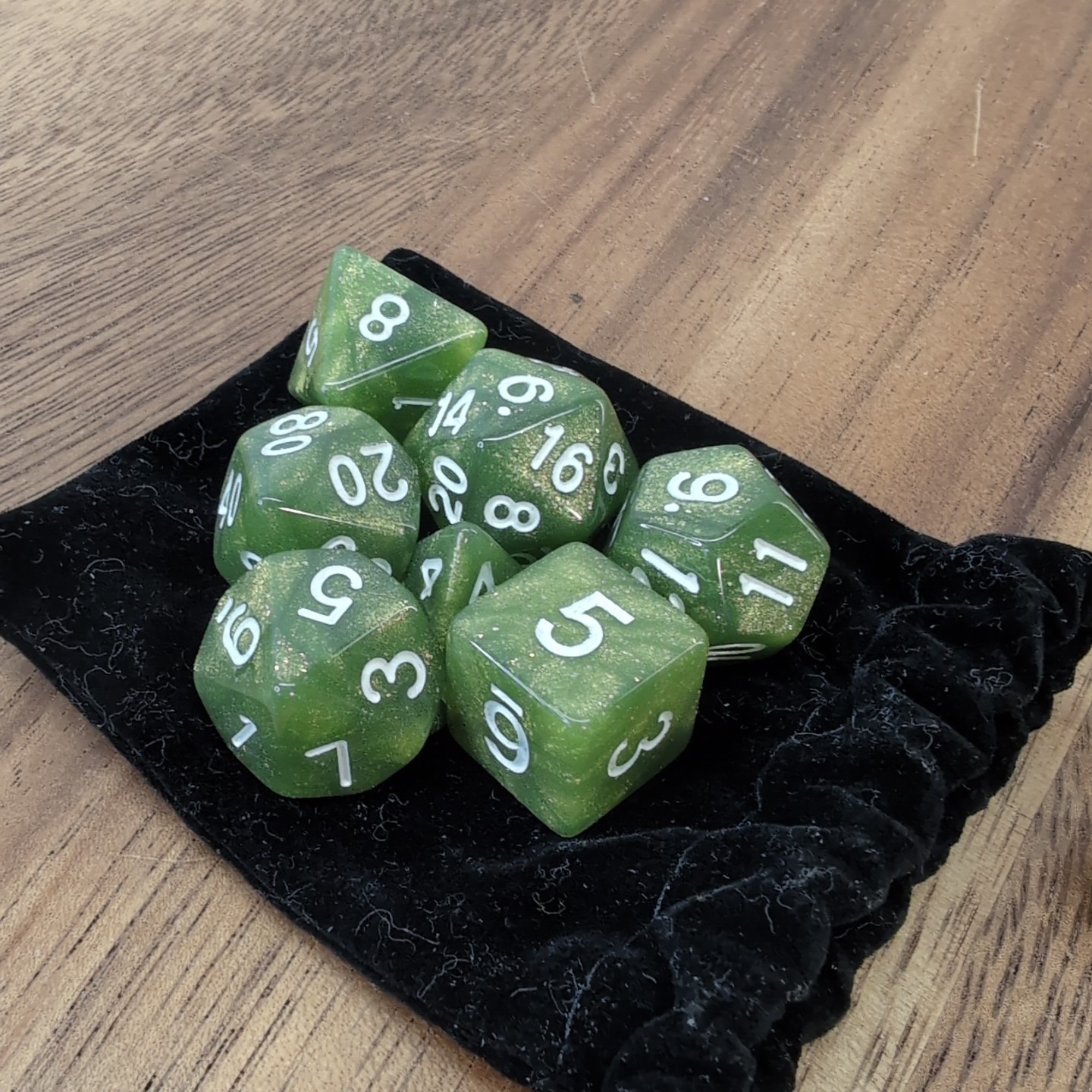 Green Glitter Polyhedral Dice Set 7 D&D RPG Tabletop Gaming Dice w Velvet Bag