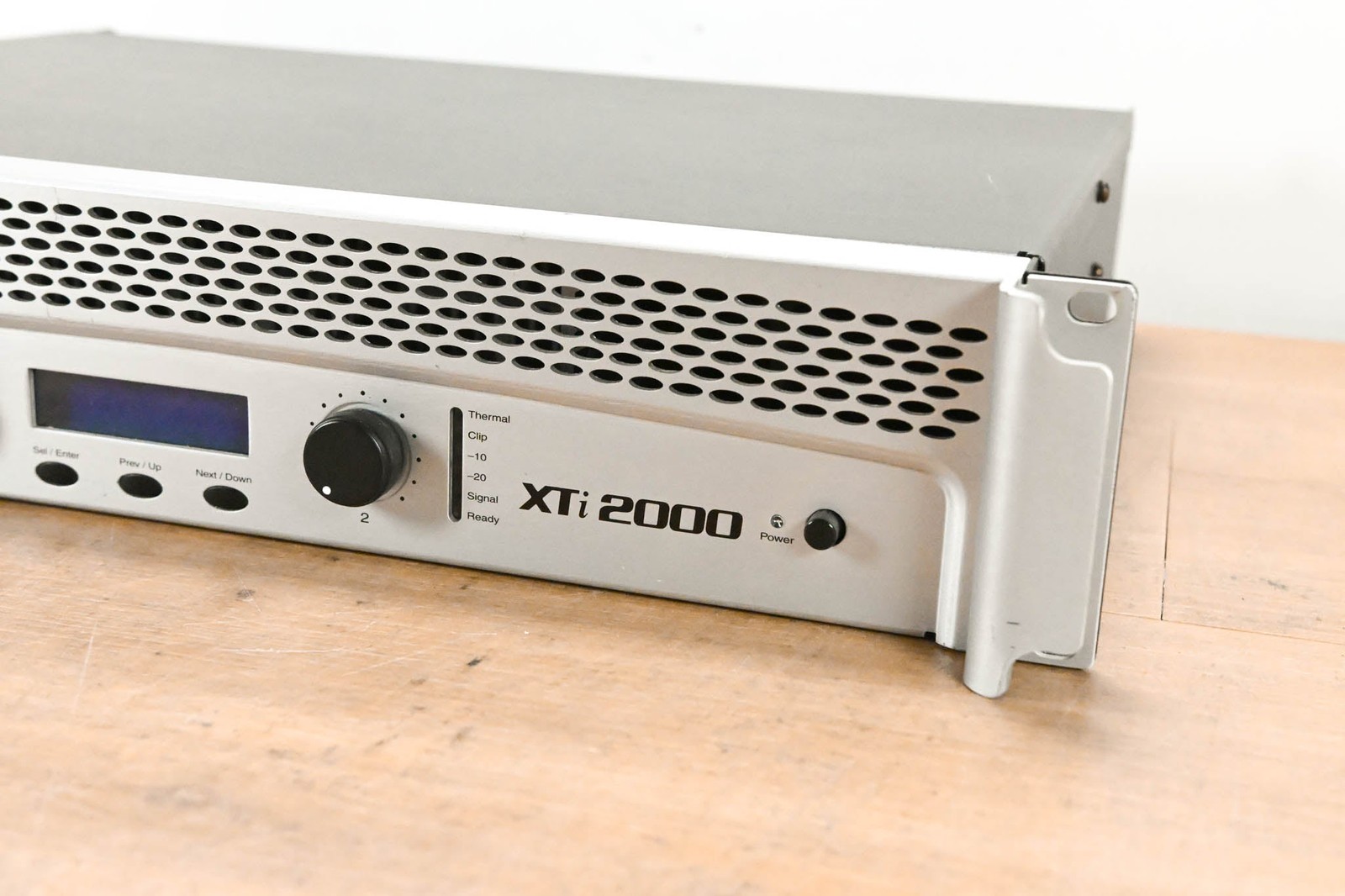 Crown XTi 2000 2-Channel Power Amplifier with DSP CG013C1