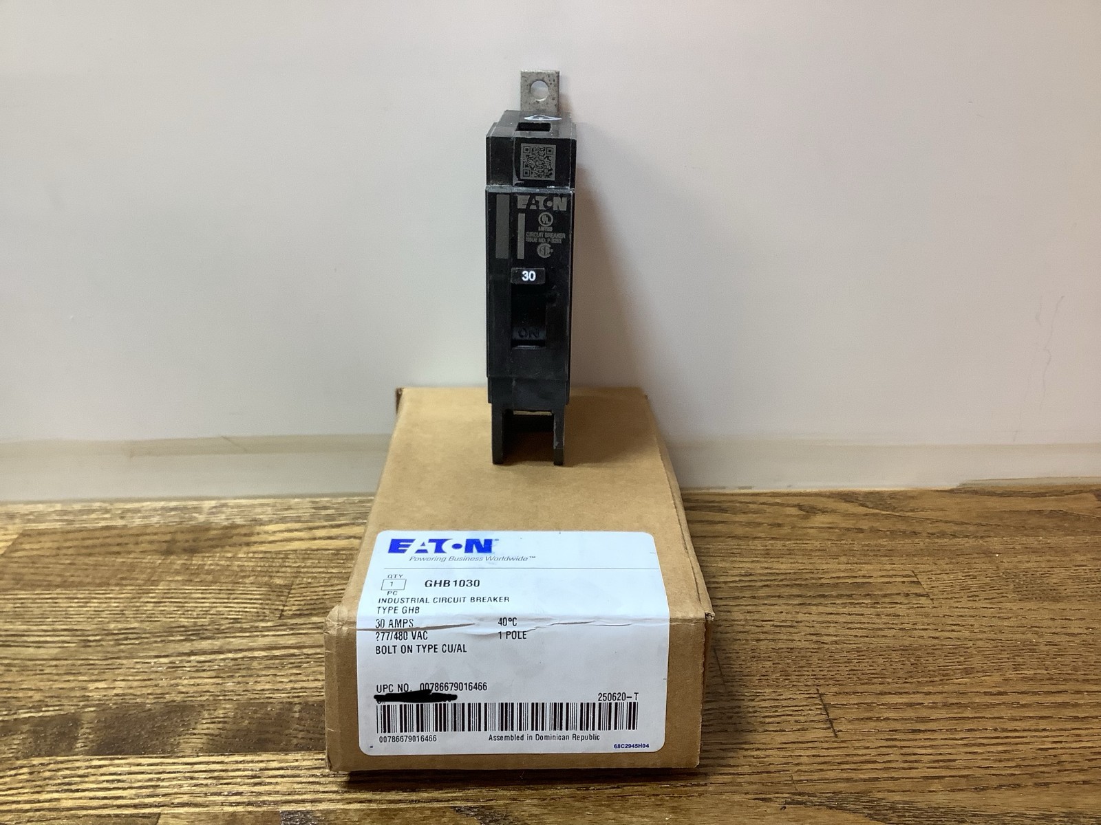New in Box Eaton Circuit Breaker GHB1030 1 Pole 30 Amp 277/480VAC