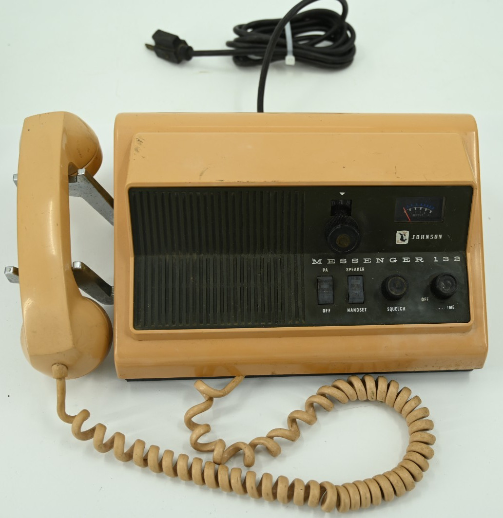 Johnson Messenger 132 CB Radio Base Telephone Handset 23 Channel