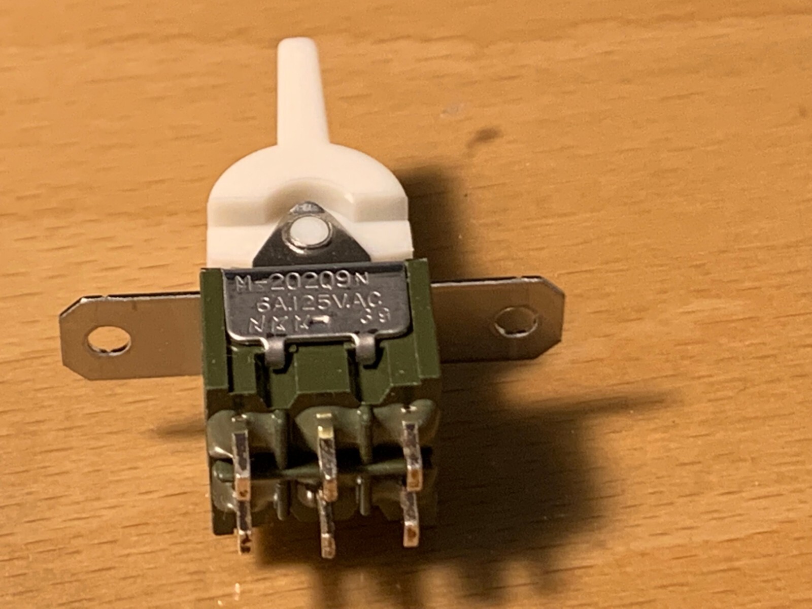 M-20209N- NIHON KAIHEIKI SWITCH 6 A 125 V AC