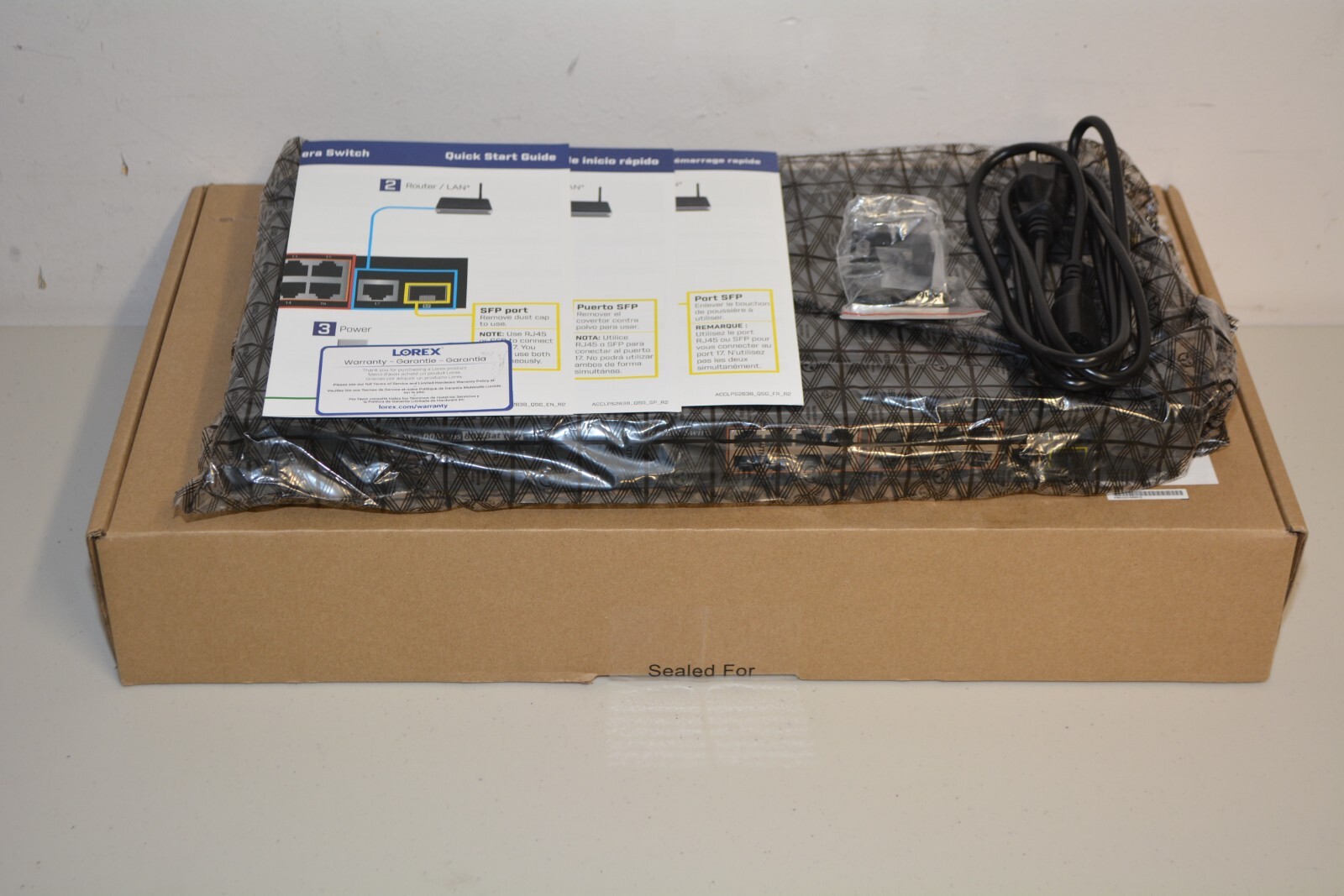^ Lorex ACCLPS263B 16-Channel PoE+ Switch #W5732