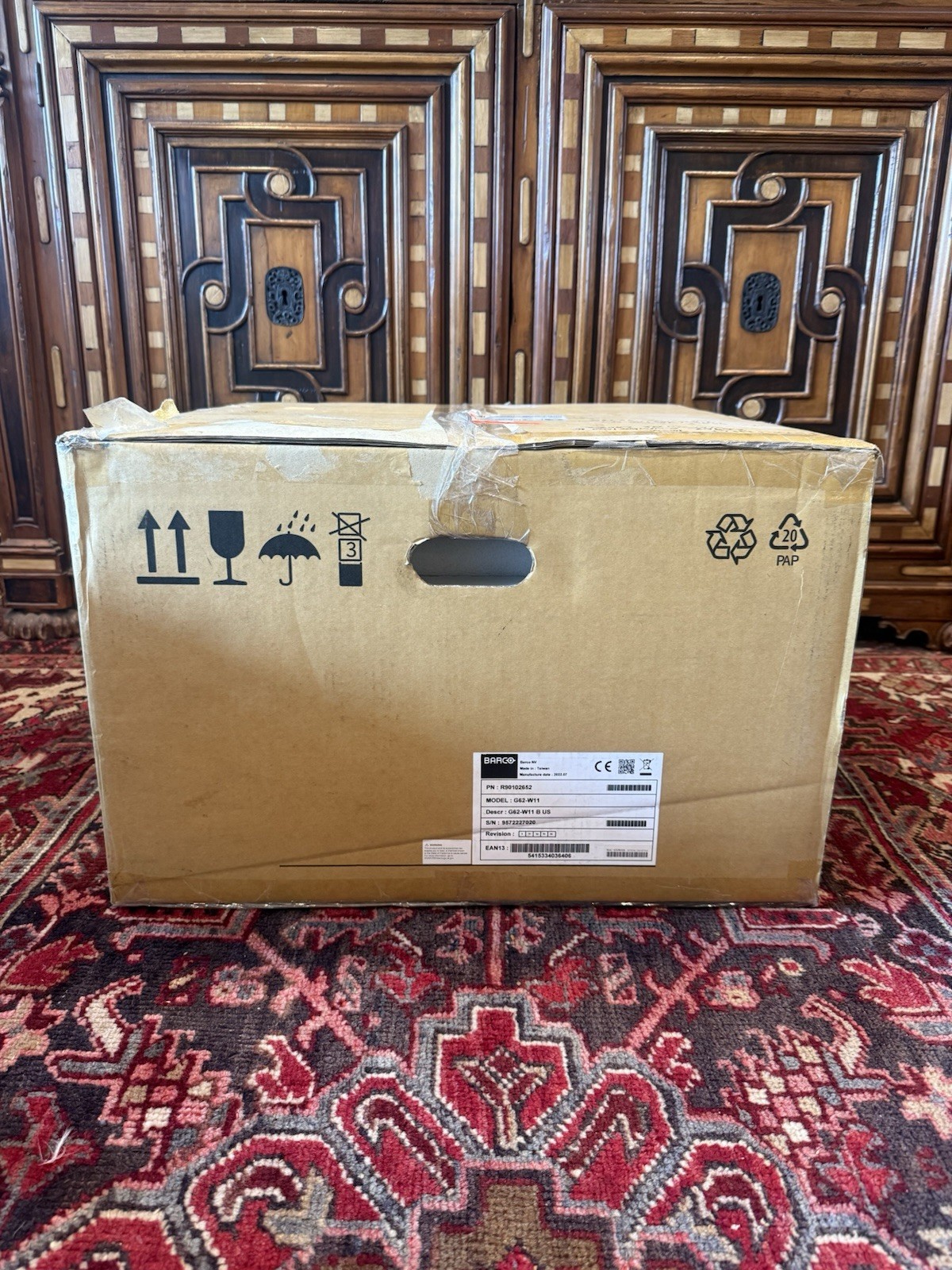 Brand New Barco G62-W11 Projector 11,000 Lumens WUXGA 1920x1200 W/ Barco G Lense