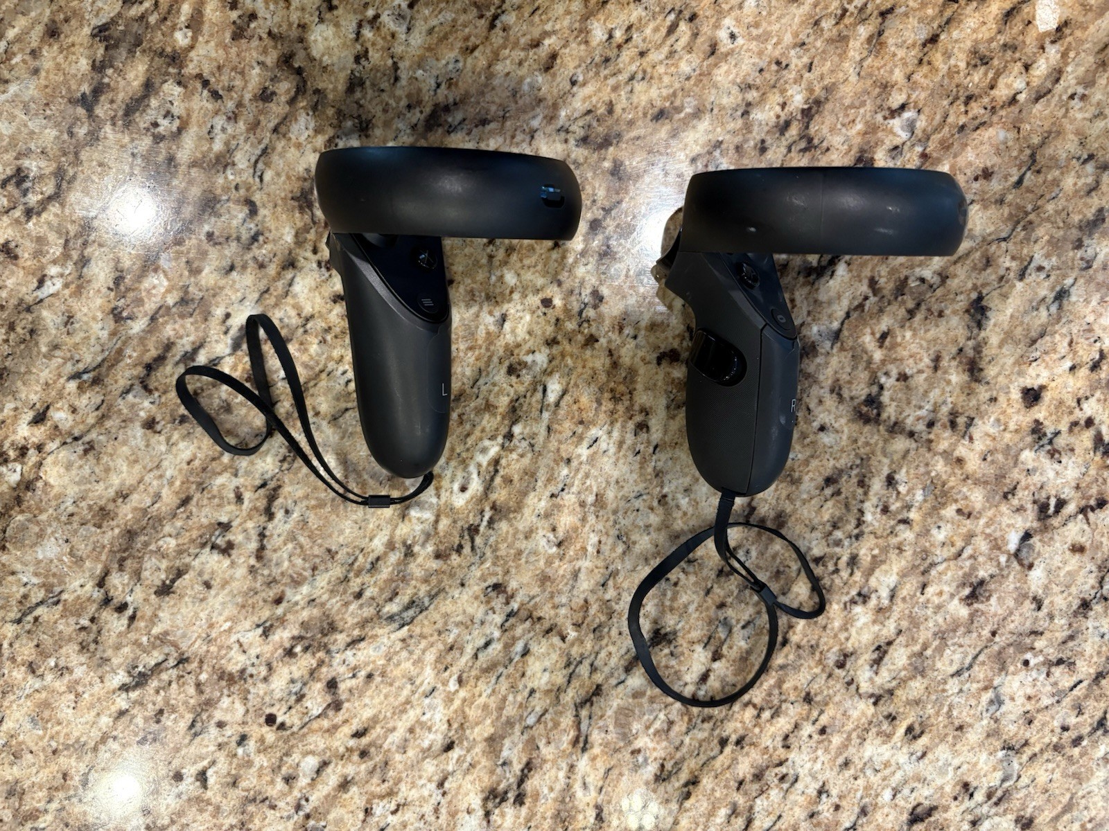 Occulus Quest 1 Virtual VR Headset with Accessories, Case, And Box