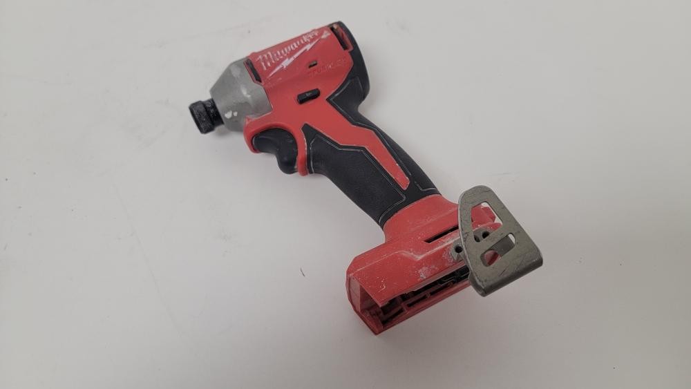 MILWAUKEE TOOLS 9R31 IMPACT DRIVER (P08023417)