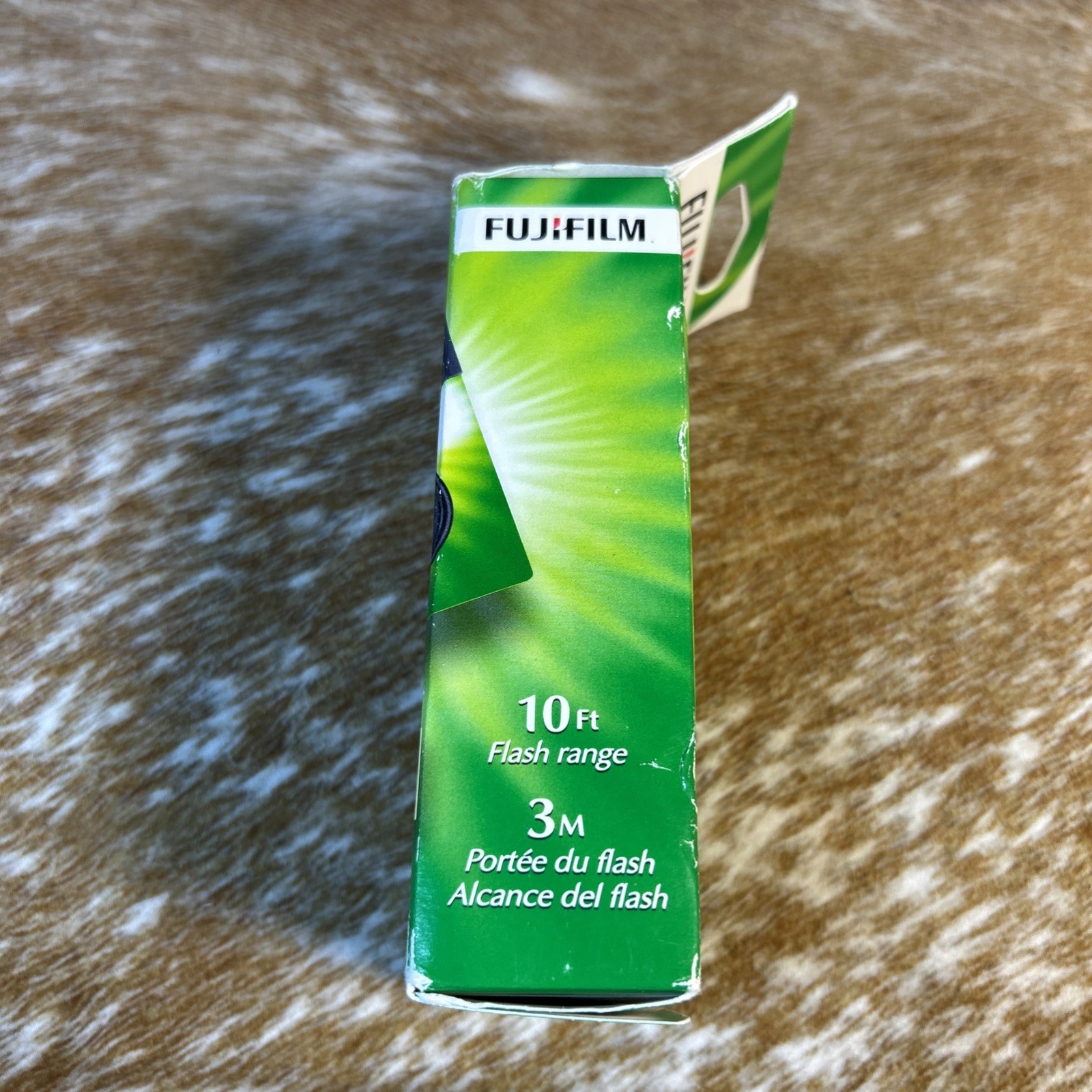 Fujifilm Quick Snap Flash Camera 27 Exposures Expiration 2025-07 Single Use New