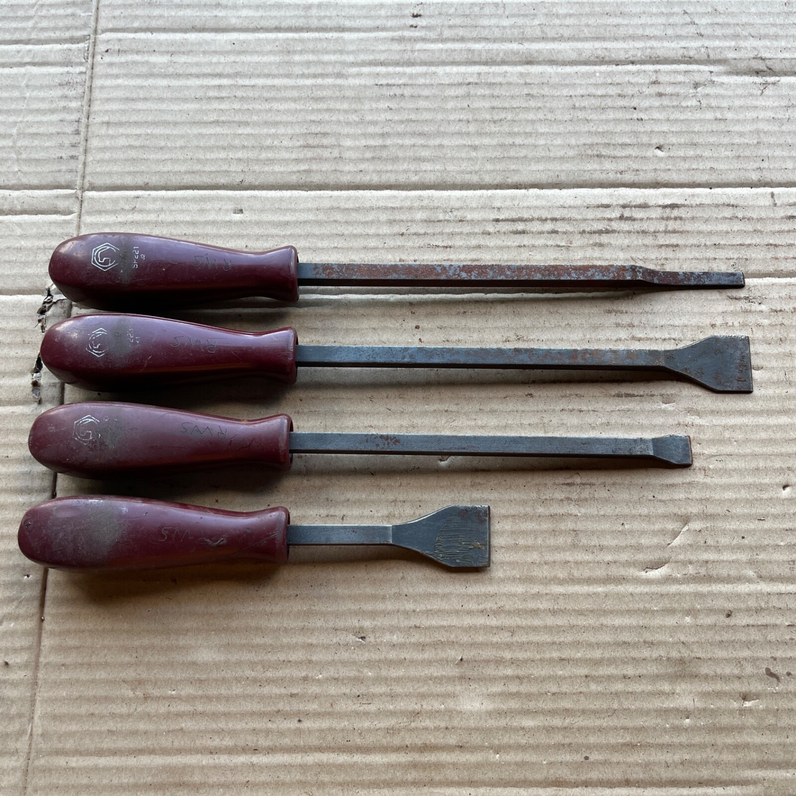 Matco Tools 4 Piece Pry Bar Set - Maroon Handle SP221 SP223 1", 1/2", 1/4" a